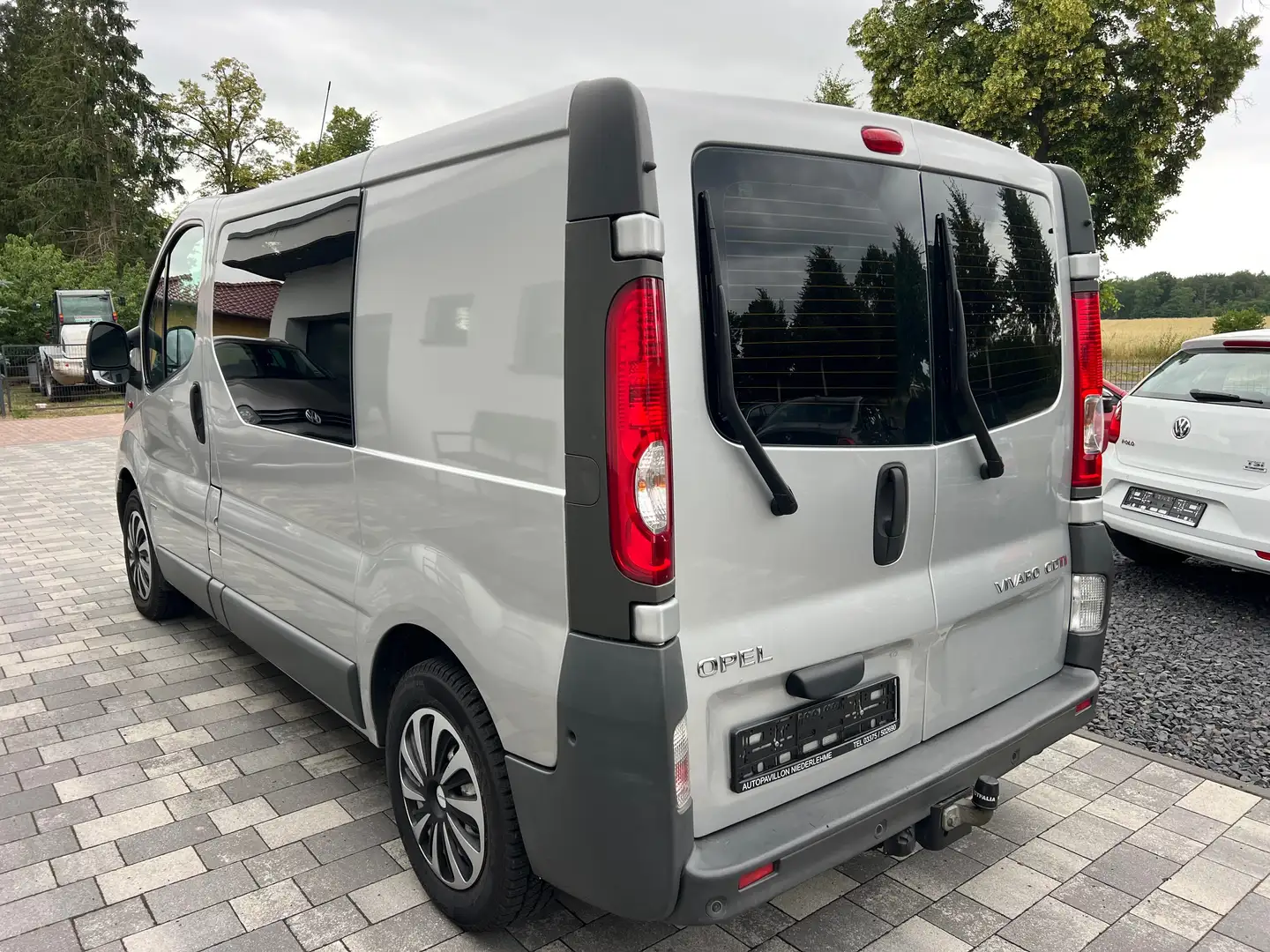 Opel Vivaro Kasten L1H1 2,9t Doppelkabine 6 Sitze Klima Standh Silber - 2