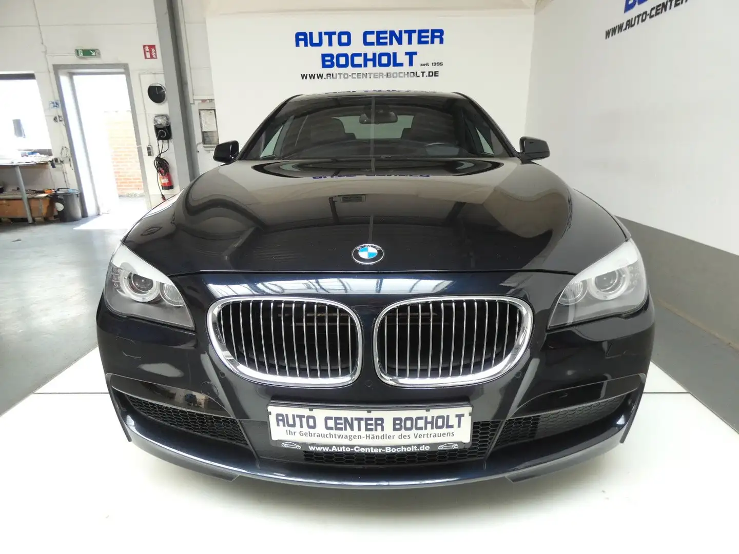 BMW 750 i*M Sportpaket*HUD*GSD*TV*RFK*Fond-Entertainm Black - 1