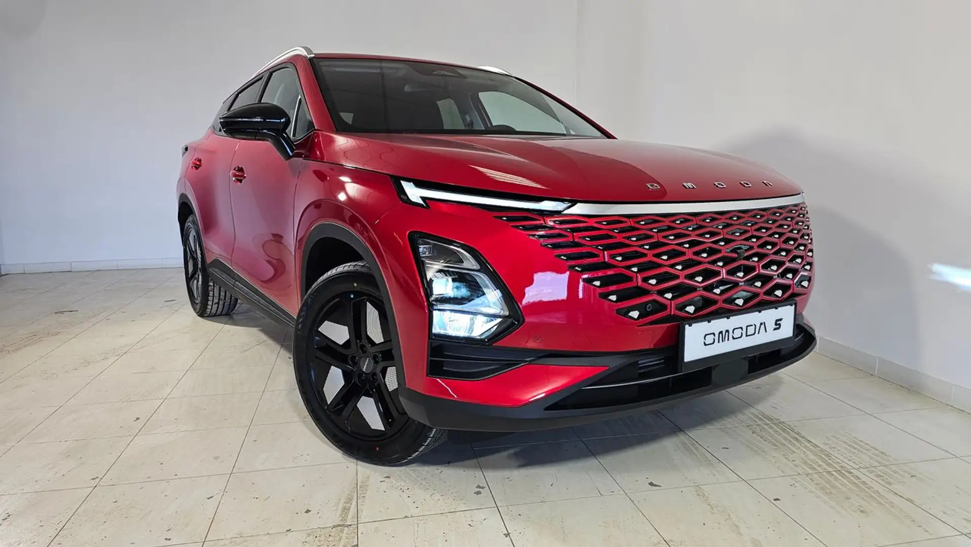 Omoda 5 MY2 - Premium 1.6 TGDI 108kW (14cv) Roşu - 2