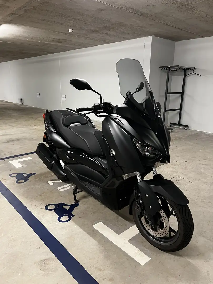 Yamaha X-Max 300 IRON MAX ABS Zwart - 1