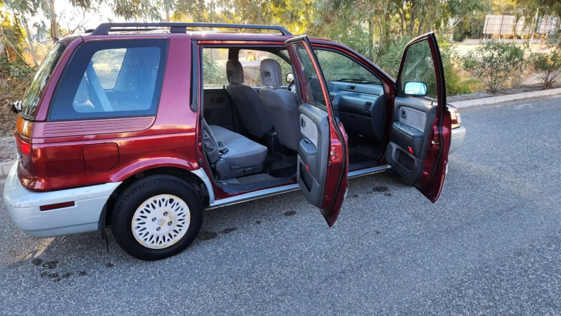 Mitsubishi Space Wagon 2.0 GLX D - 2