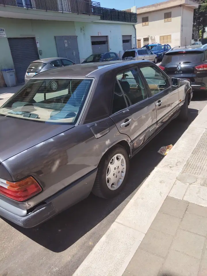 Mercedes-Benz 200, foto 4