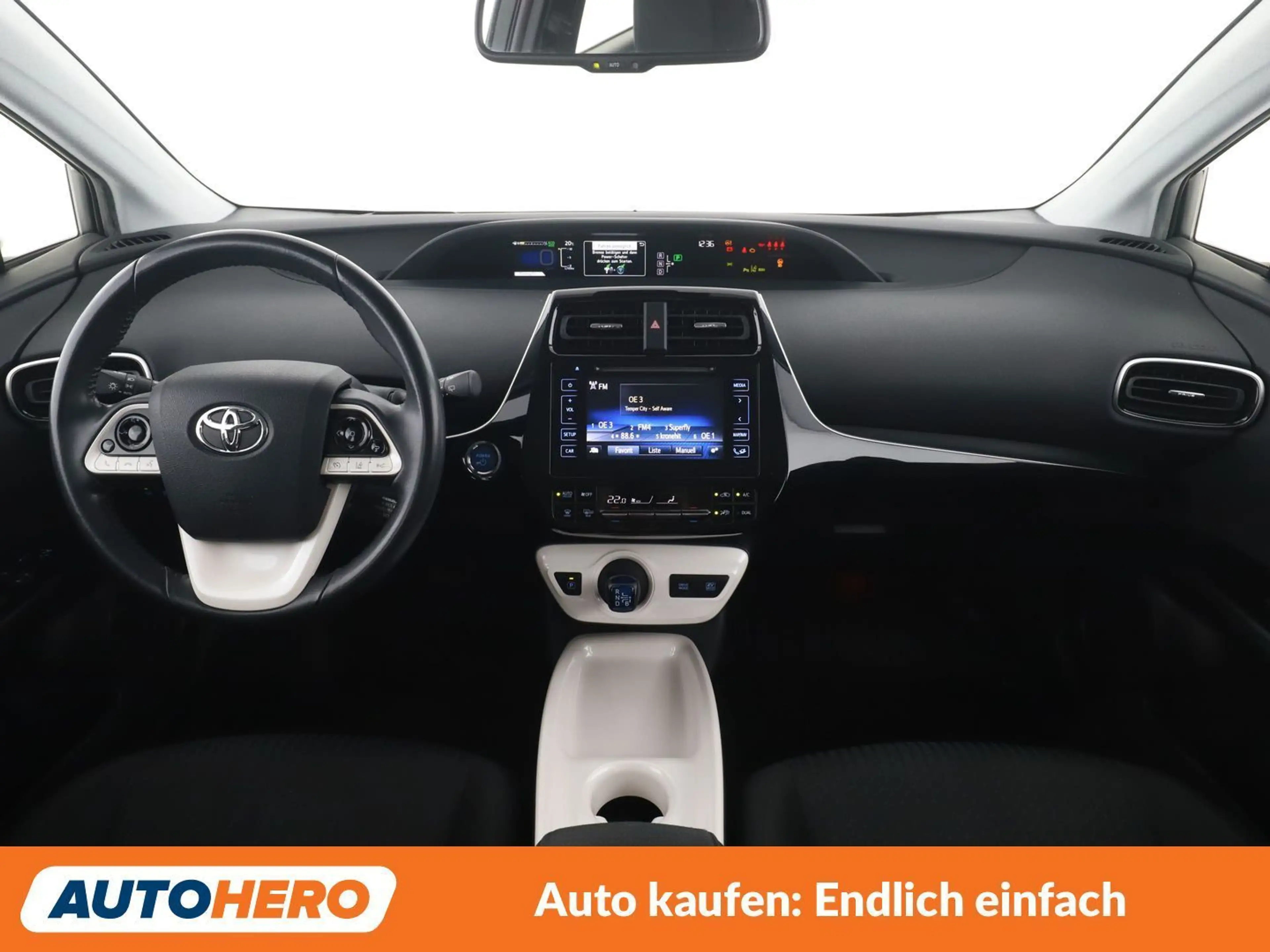 Toyota Prius 1.8 Lounge — photo 12