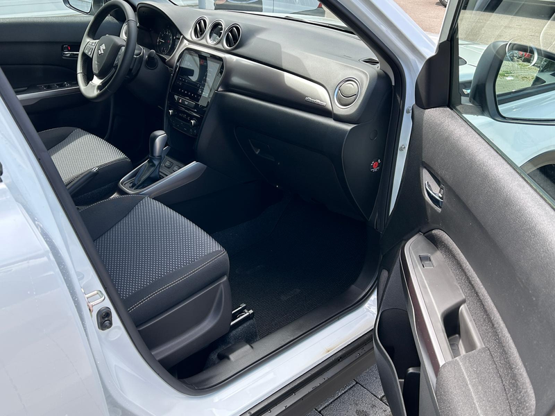 Suzuki Vitara Comfort 1.4 MHEV AT 4WD Android Auto*Navi*SHZ*ACC* — photo 13