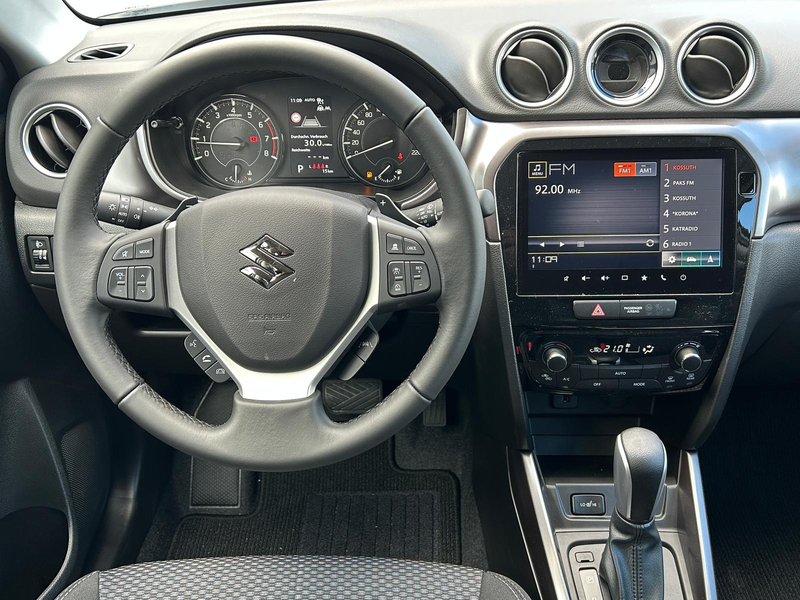 Suzuki Vitara Comfort 1.4 MHEV AT 4WD Android Auto*Navi*SHZ*ACC* — photo 9
