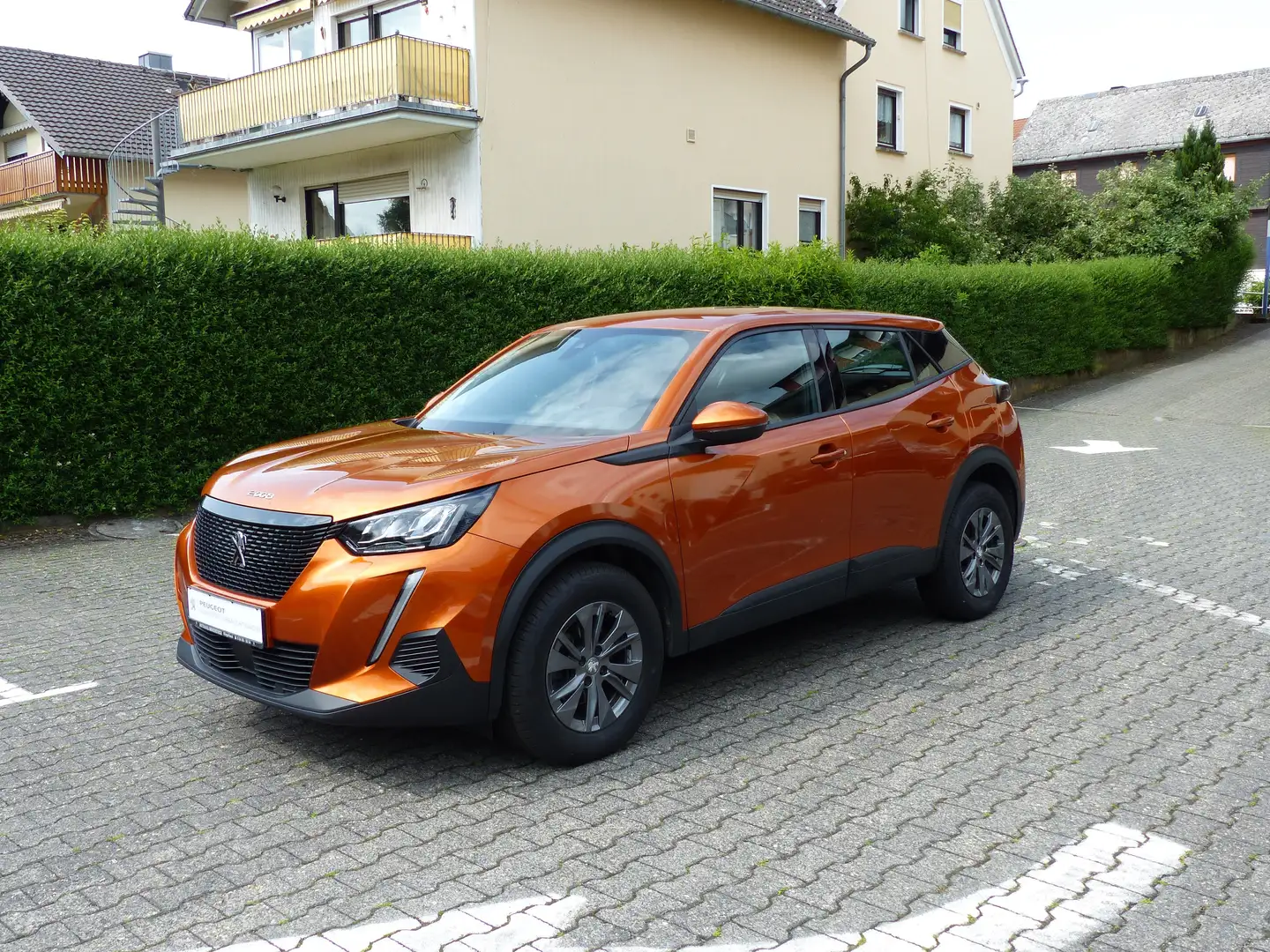Peugeot 2008 BlueHDi 110 Active Pack Orange - 1