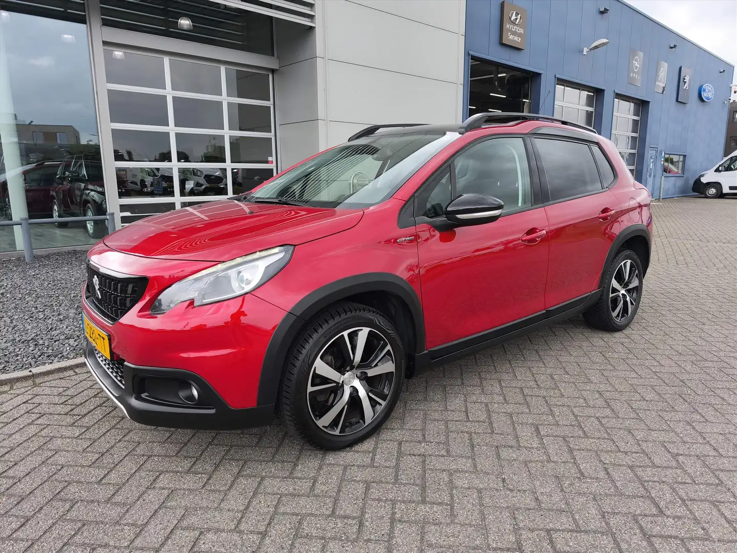 Peugeot 2008 1.2 Turbo 110pk GT Line Automaat l Navigatie l All Rouge - 2