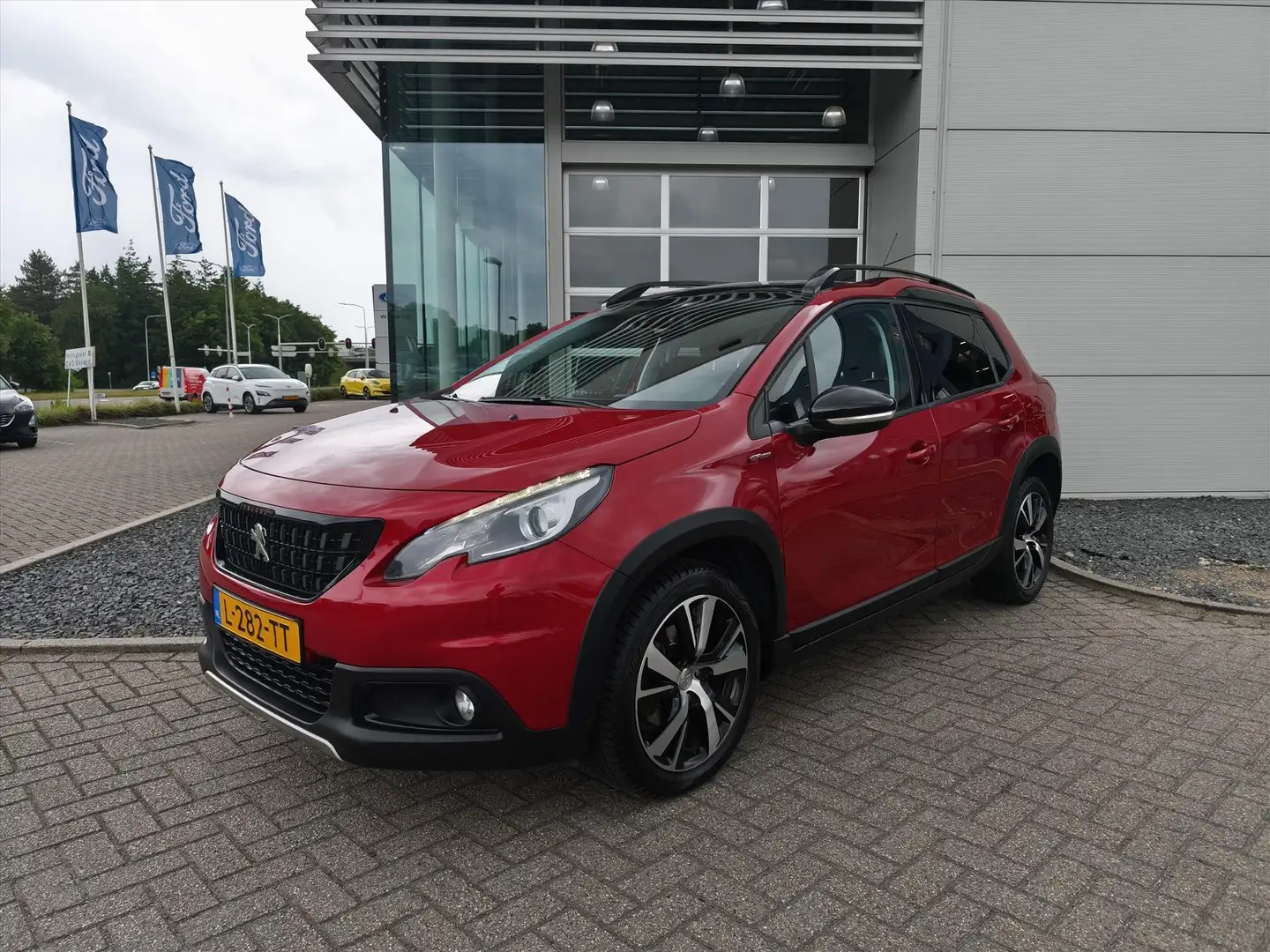 Peugeot 2008 1.2 Turbo 110pk GT Line Automaat l Navigatie l All Rouge - 1