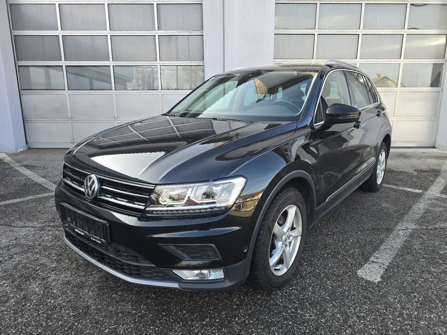Volkswagen Tiguan 2.0 TDI-150ps/LED-XENON/Kamera/Anhängerk Schwarz - 2