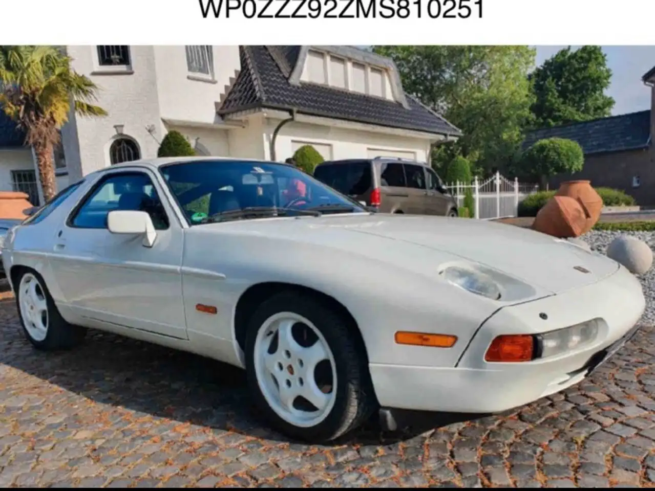 Porsche 928
