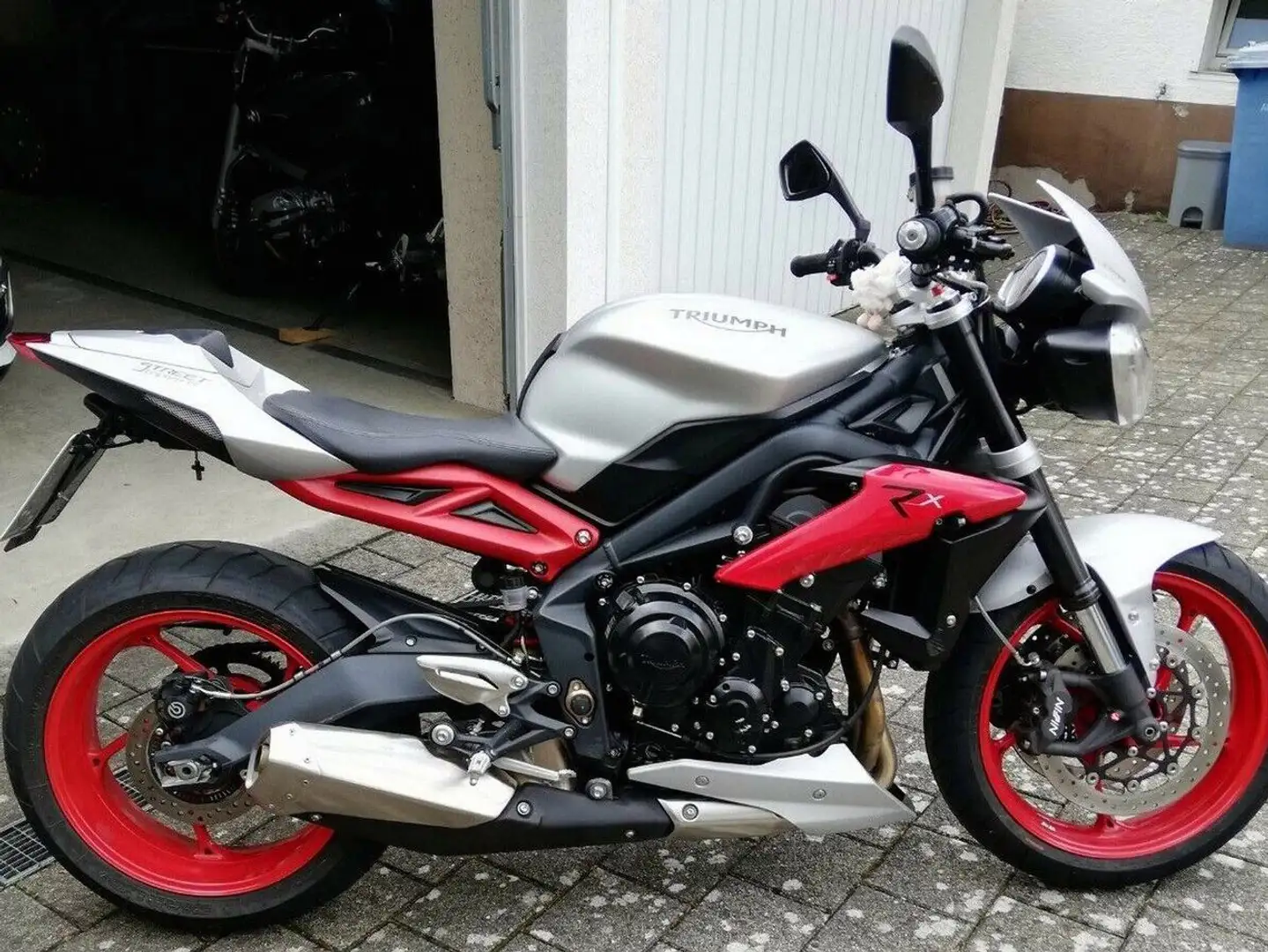 Triumph Street Triple RX Srebrny - 2