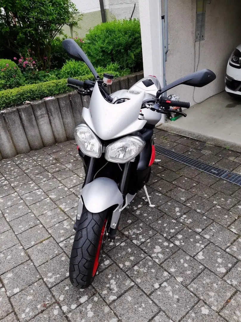 Triumph Street Triple RX Srebrny - 1