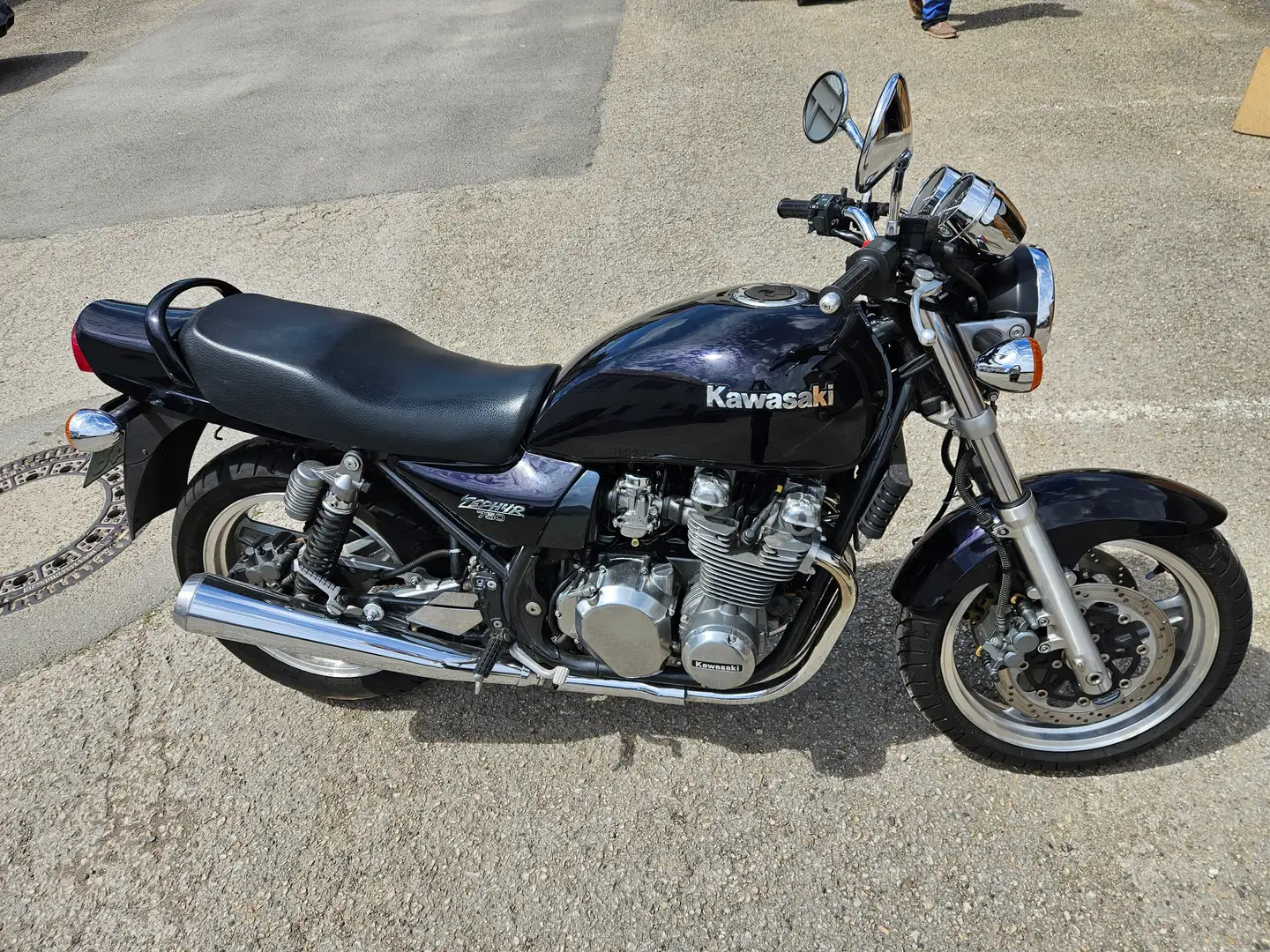 Kawasaki Zephyr 750 Zwart - 1