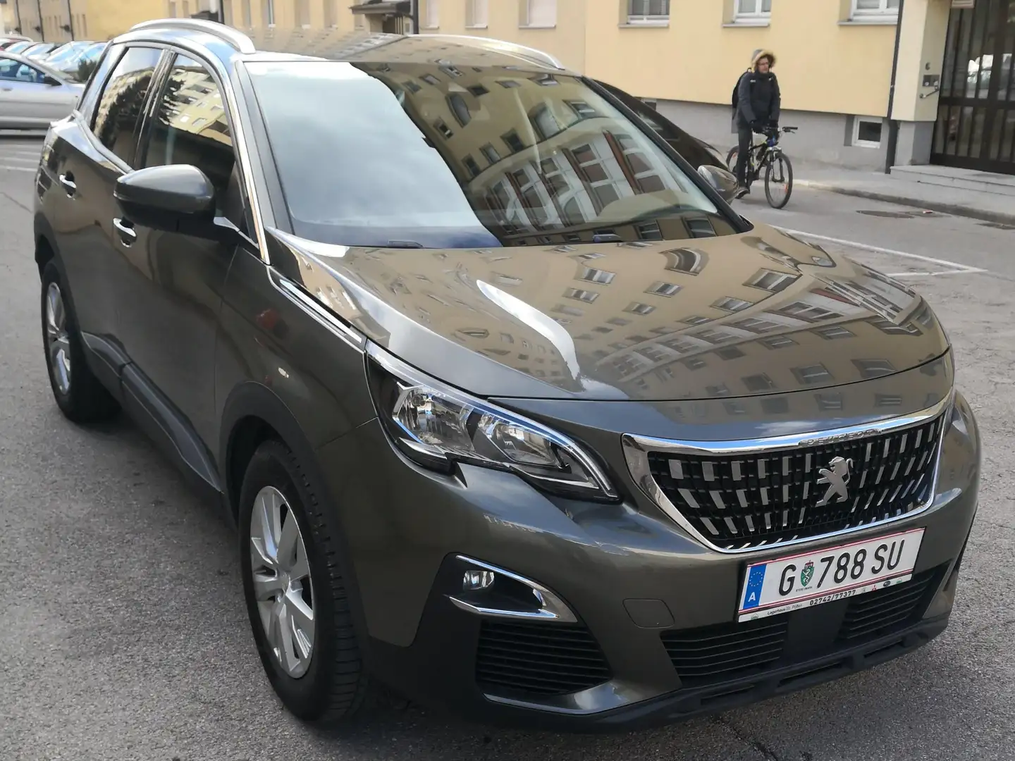 Peugeot 3008 3008 1,5 BlueHDi 130 S Grau - 2