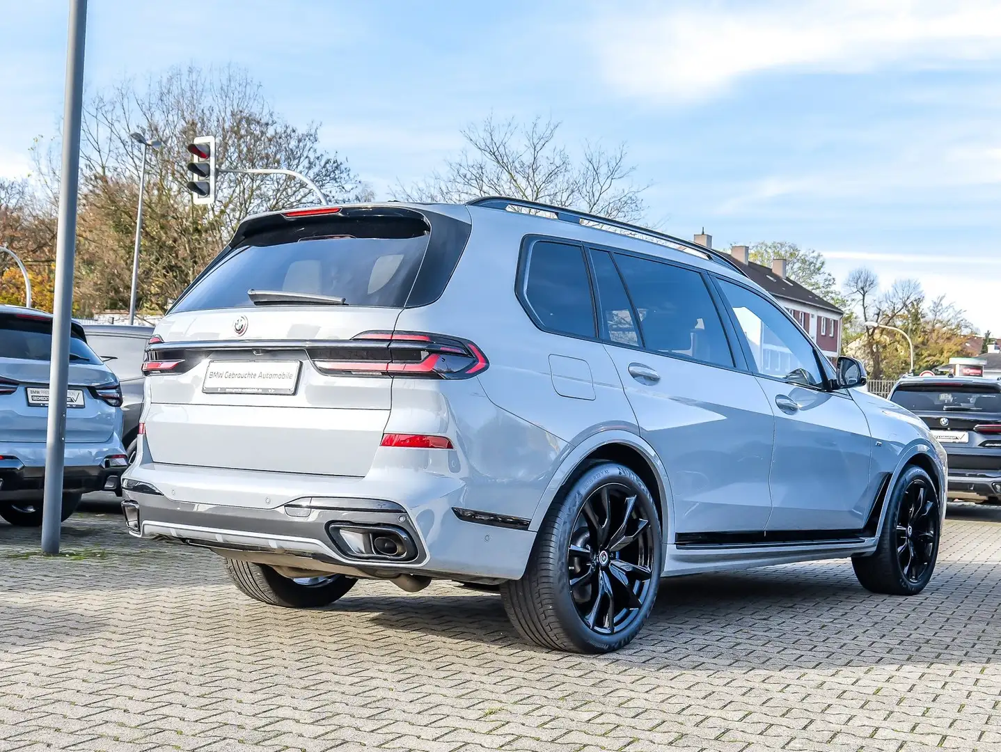 BMW X7 xDrive40d M Sport Pro Pano AHK LC Pro. HuD PA Prof Gris - 2