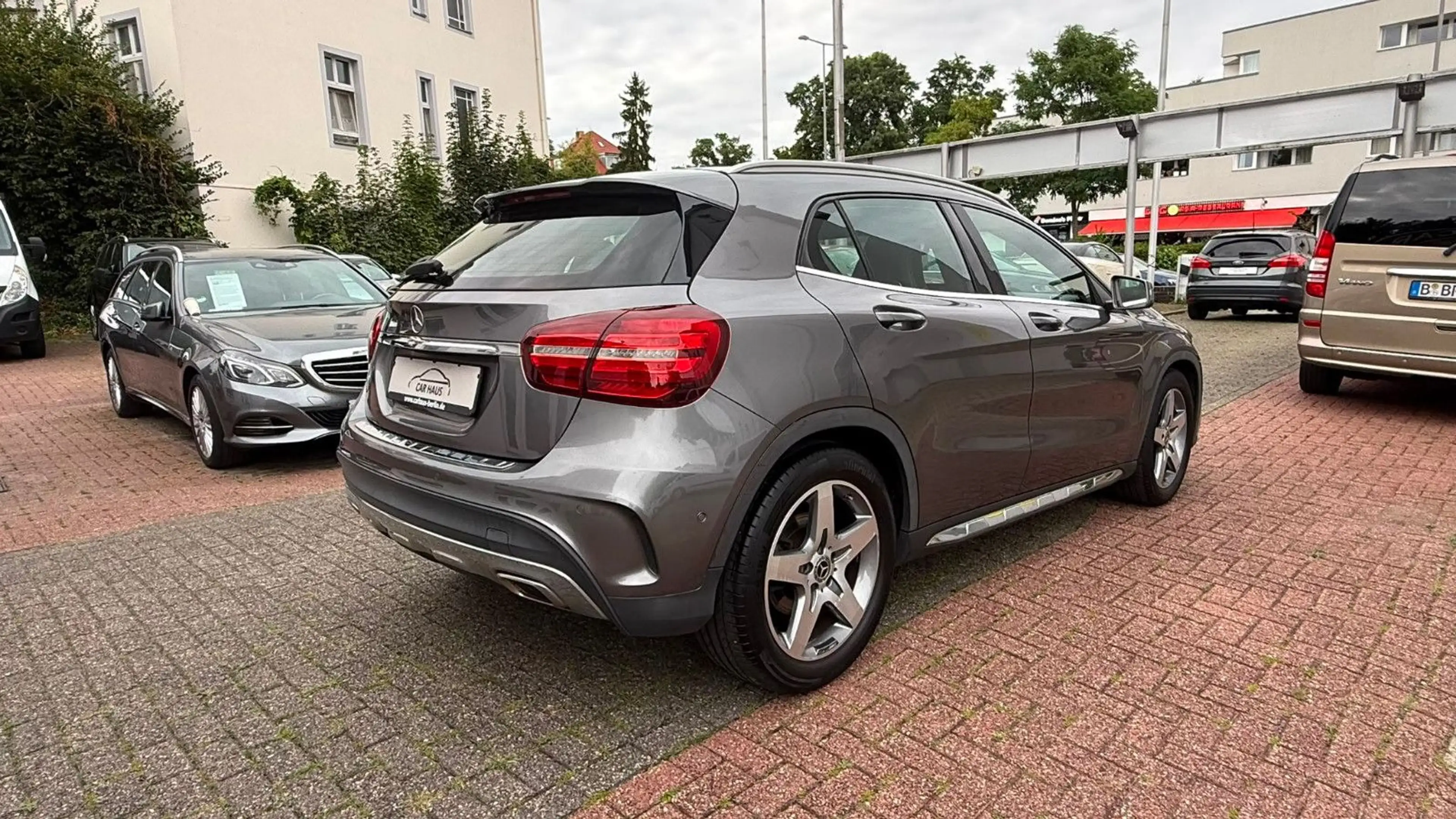 Mercedes-Benz GLA 180 Aut. 7G-DCT * AMG Line * — photo 7