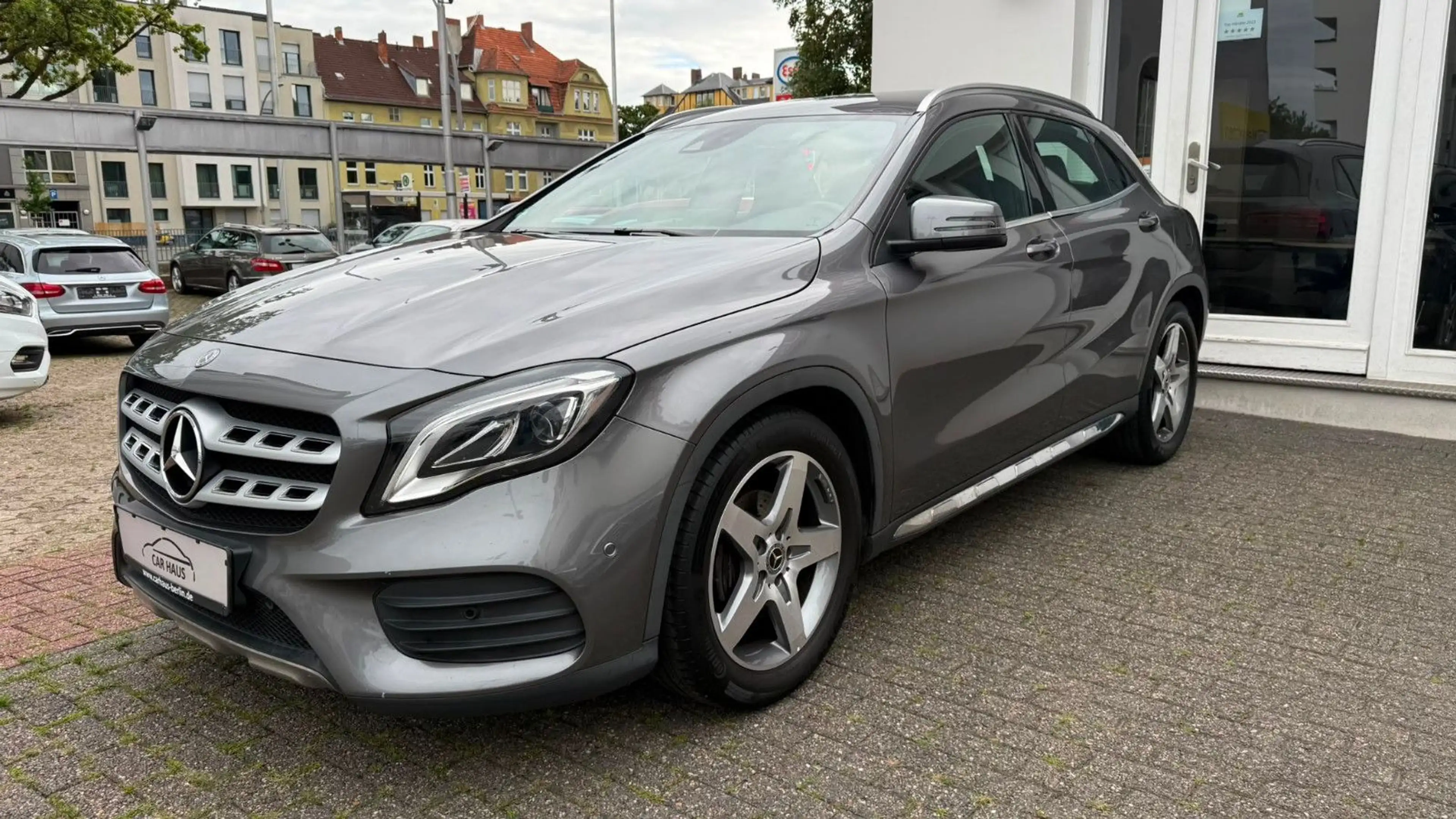 Mercedes-Benz GLA 180 Aut. 7G-DCT * AMG Line * — photo 4