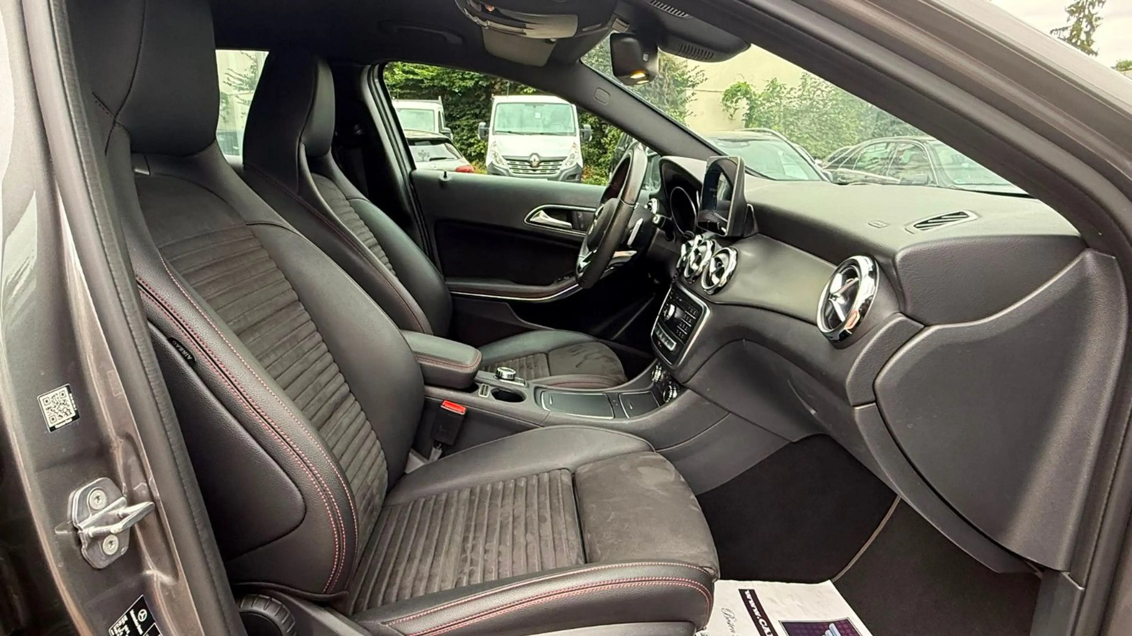Mercedes-Benz GLA 180 Aut. 7G-DCT * AMG Line * — photo 15
