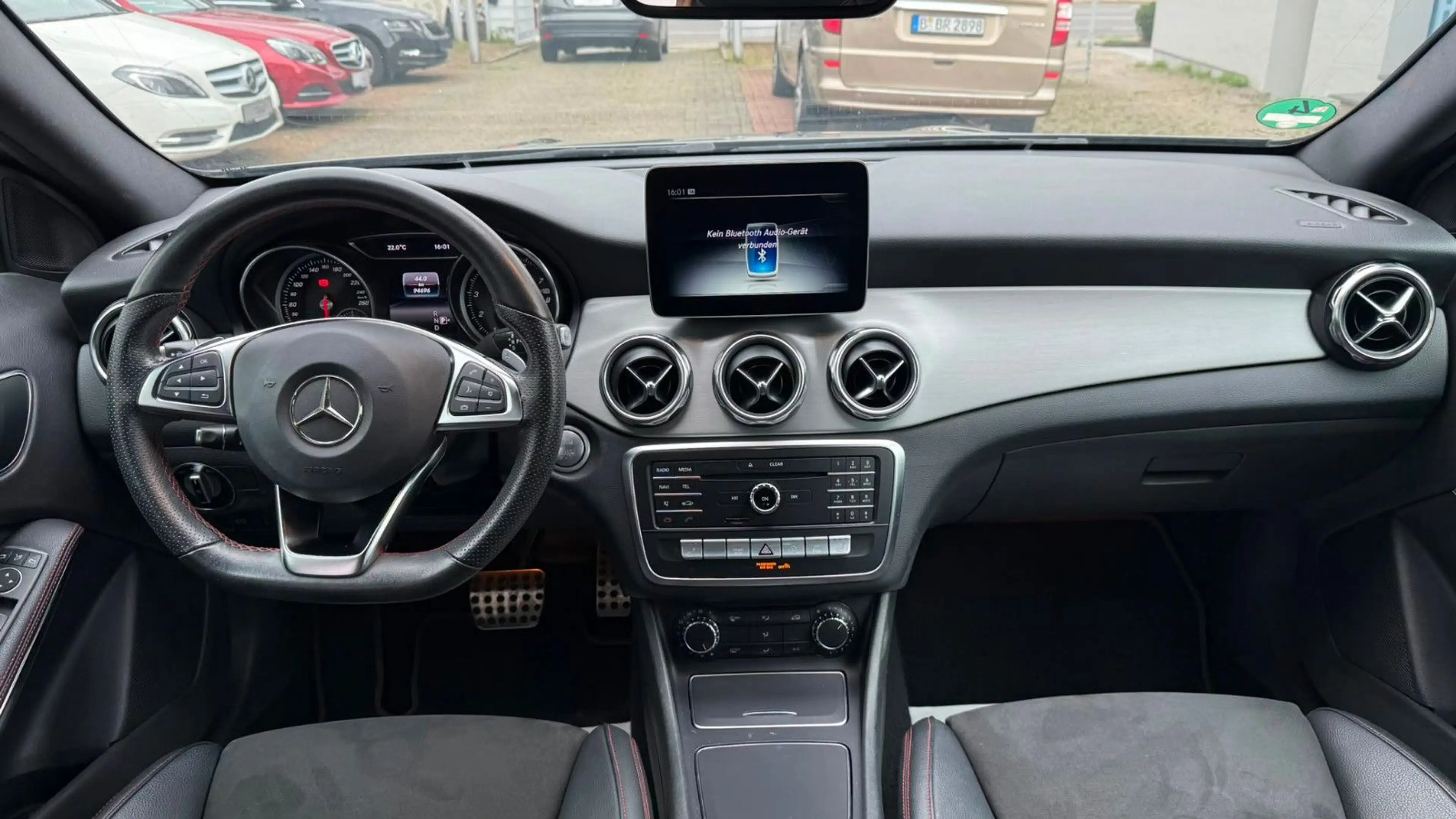Mercedes-Benz GLA 180 Aut. 7G-DCT * AMG Line * — photo 13