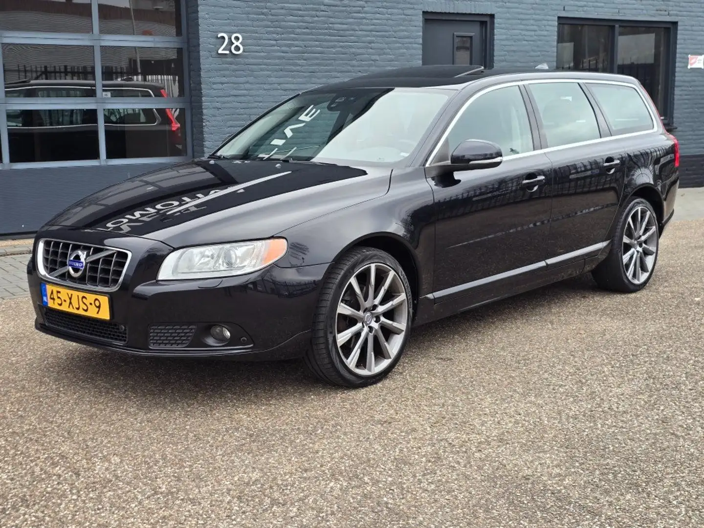 Volvo V70 1.6 T4 Limited Edition Summum veel extras Schwarz - 1