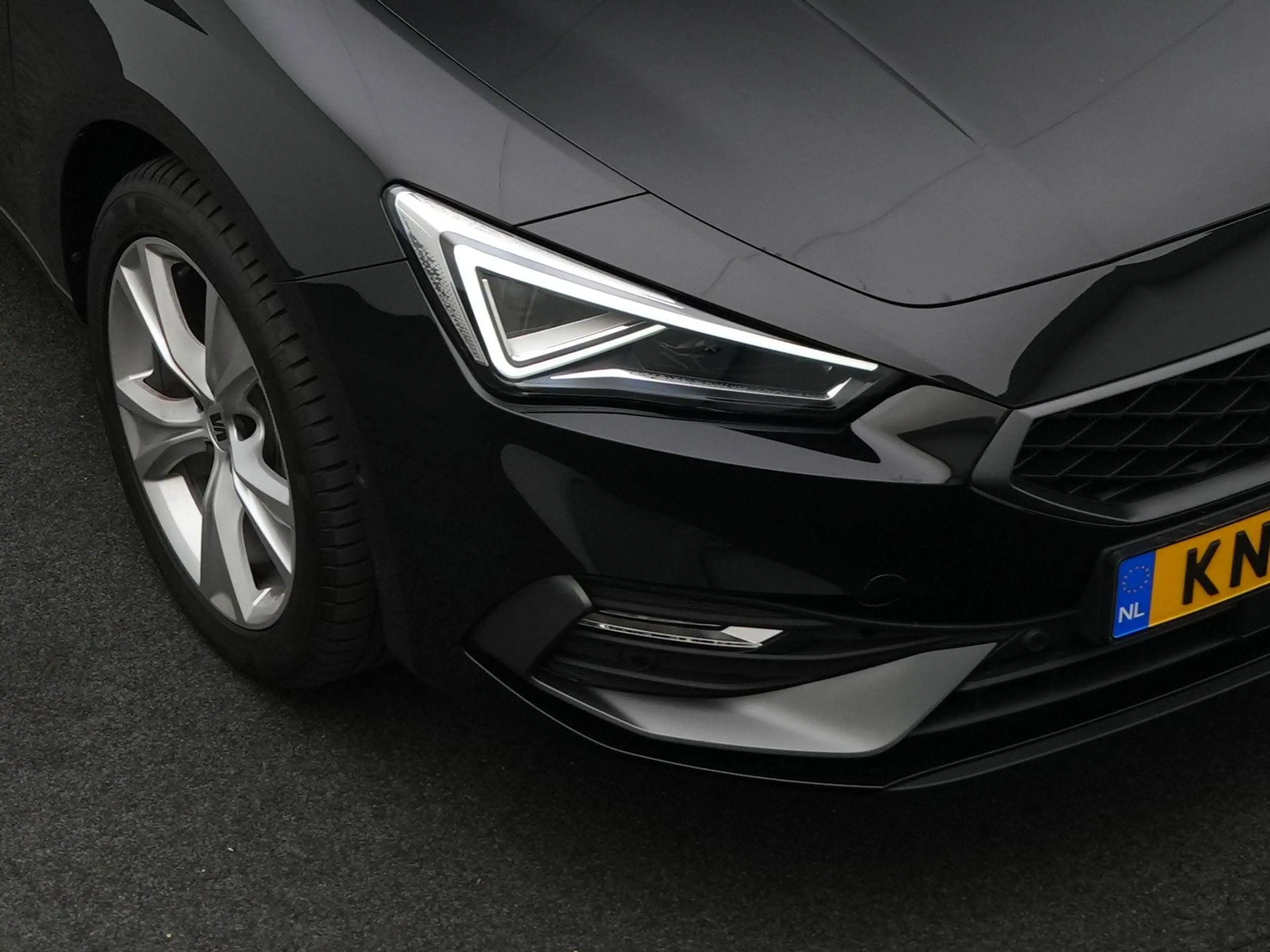 SEAT Leon e-Hybrid Sportstourer FR Business 1.5 TSI eHybrid 204 pk | — photo 14