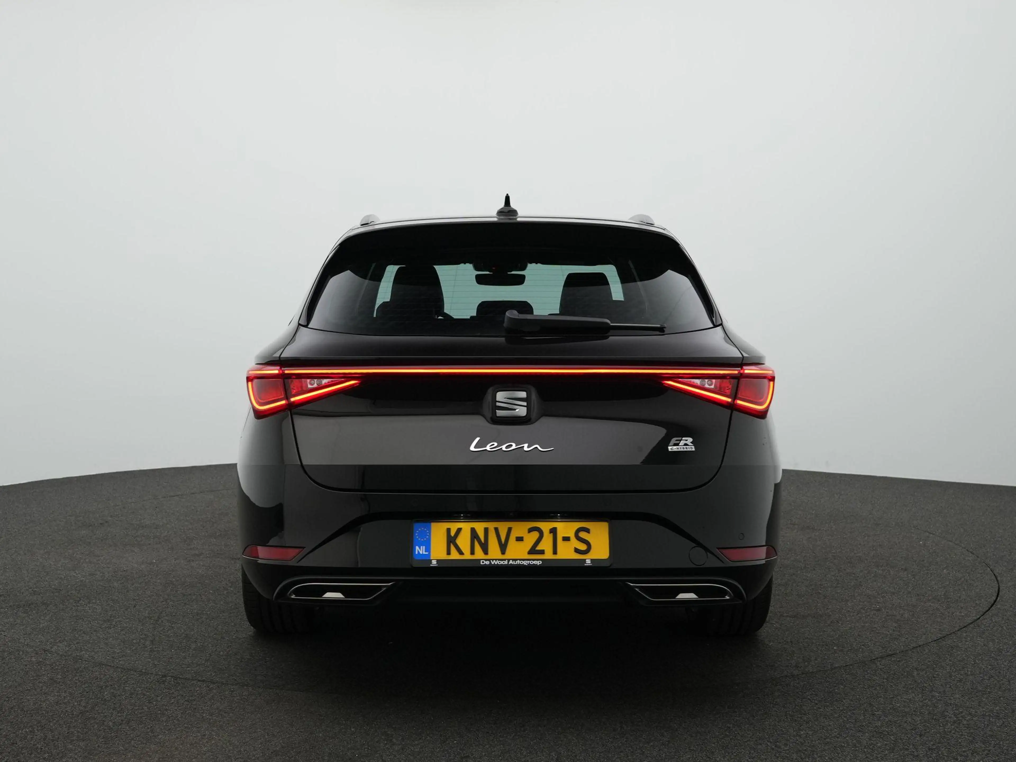 SEAT Leon e-Hybrid Sportstourer FR Business 1.5 TSI eHybrid 204 pk | — photo 6