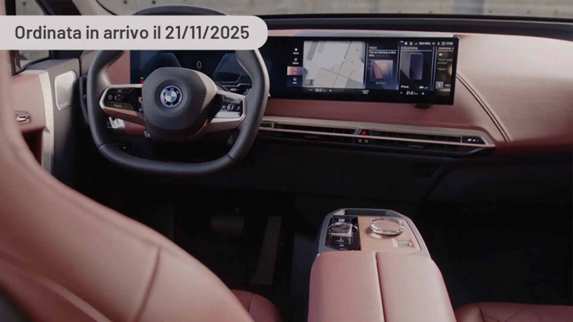 BMW iX xDrive45 Msport Stříbrná - 1