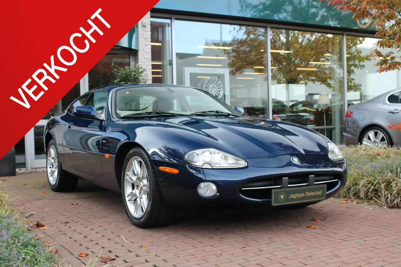 Jaguar XK8