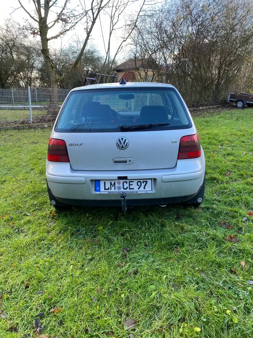 Volkswagen Golf 1.6 Srebrny - 1