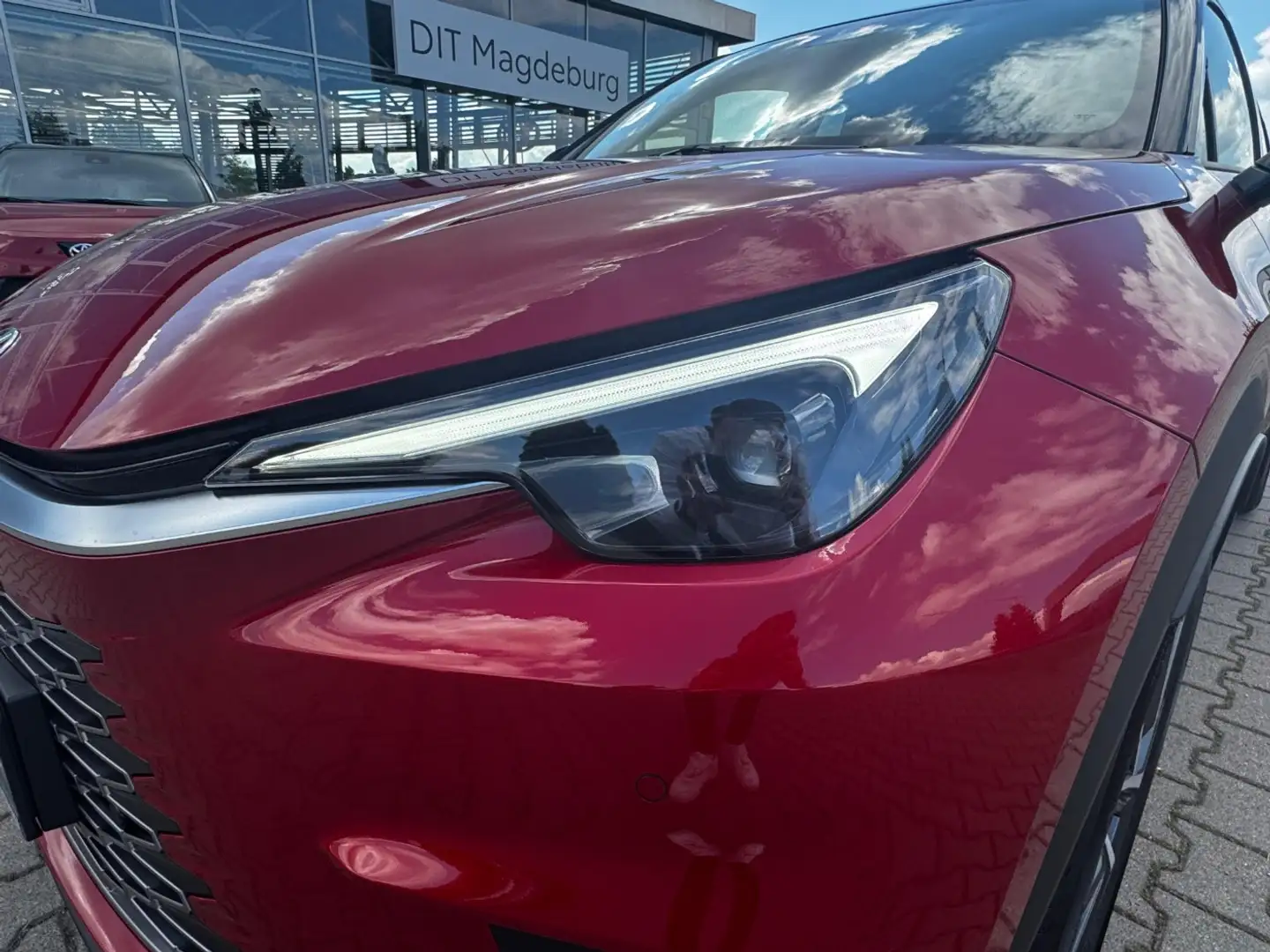 Lexus LBX 1.5 FWD Emotion LED, Kamera, DAB, Navi, SHZ Roşu - 2