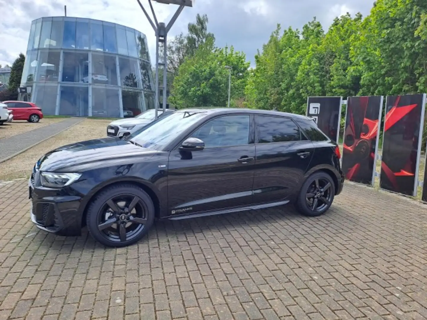 Audi A1 Sportback 30 TFSI S line LED*Teilleder Klima crna - 2