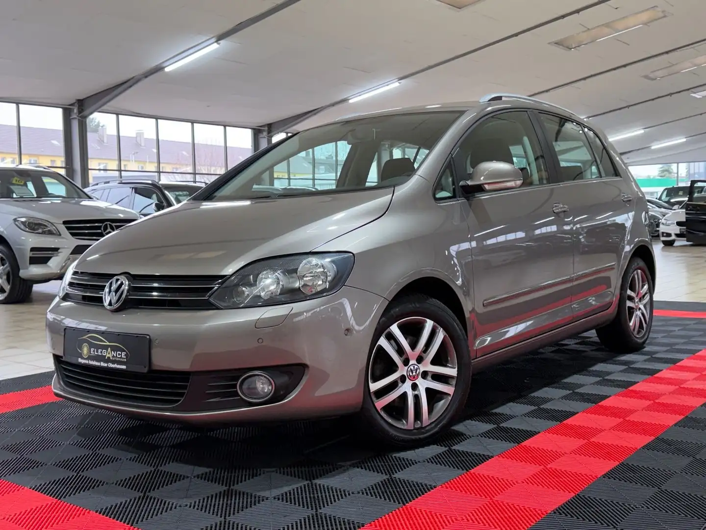 Volkswagen Golf Plus TEAM*KLIMA*SHZ*AUTOMATIK*EFH*PDC* Maro - 1