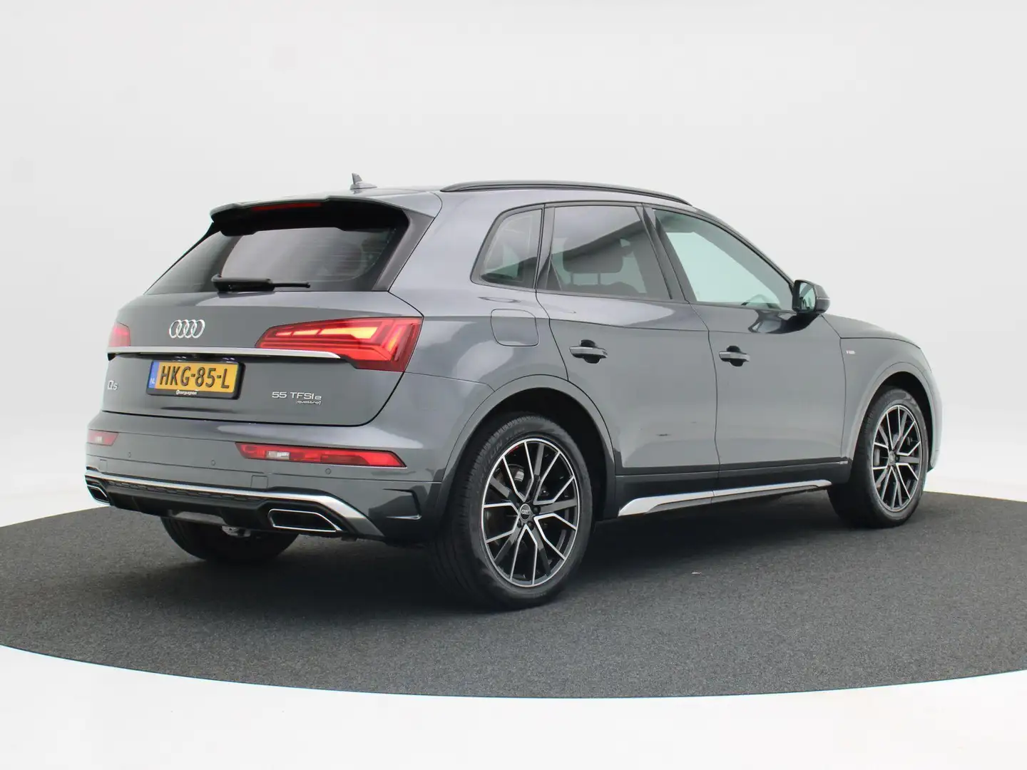 Audi Q5 55 TFSi e 367 Pk Automaat S-Line | Full LED | Trek Grijs - 2