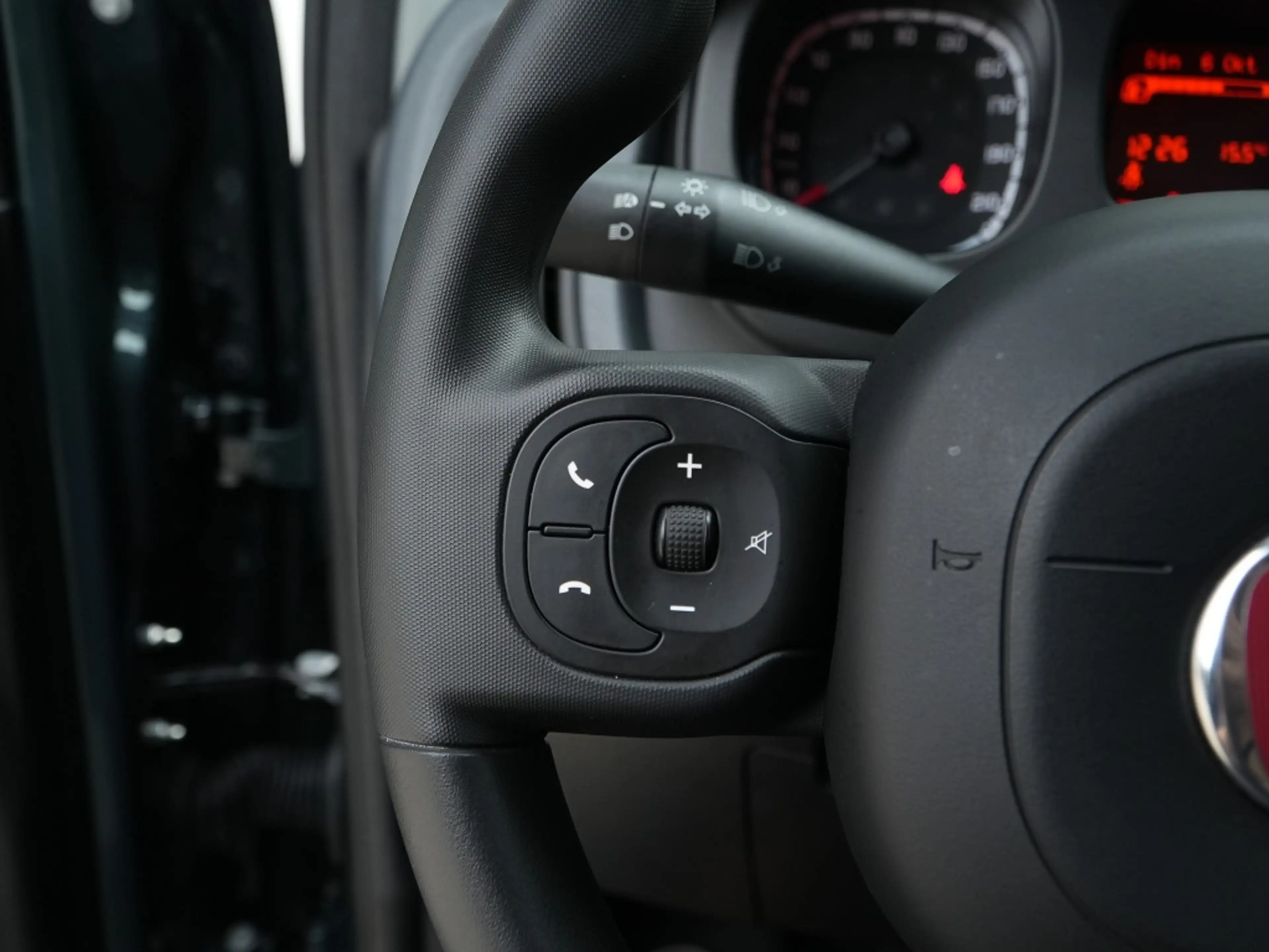 Fiat Panda 1.0 Hybrid 70 PK Cross | Carplay | PDC | Verde Vor — photo 11