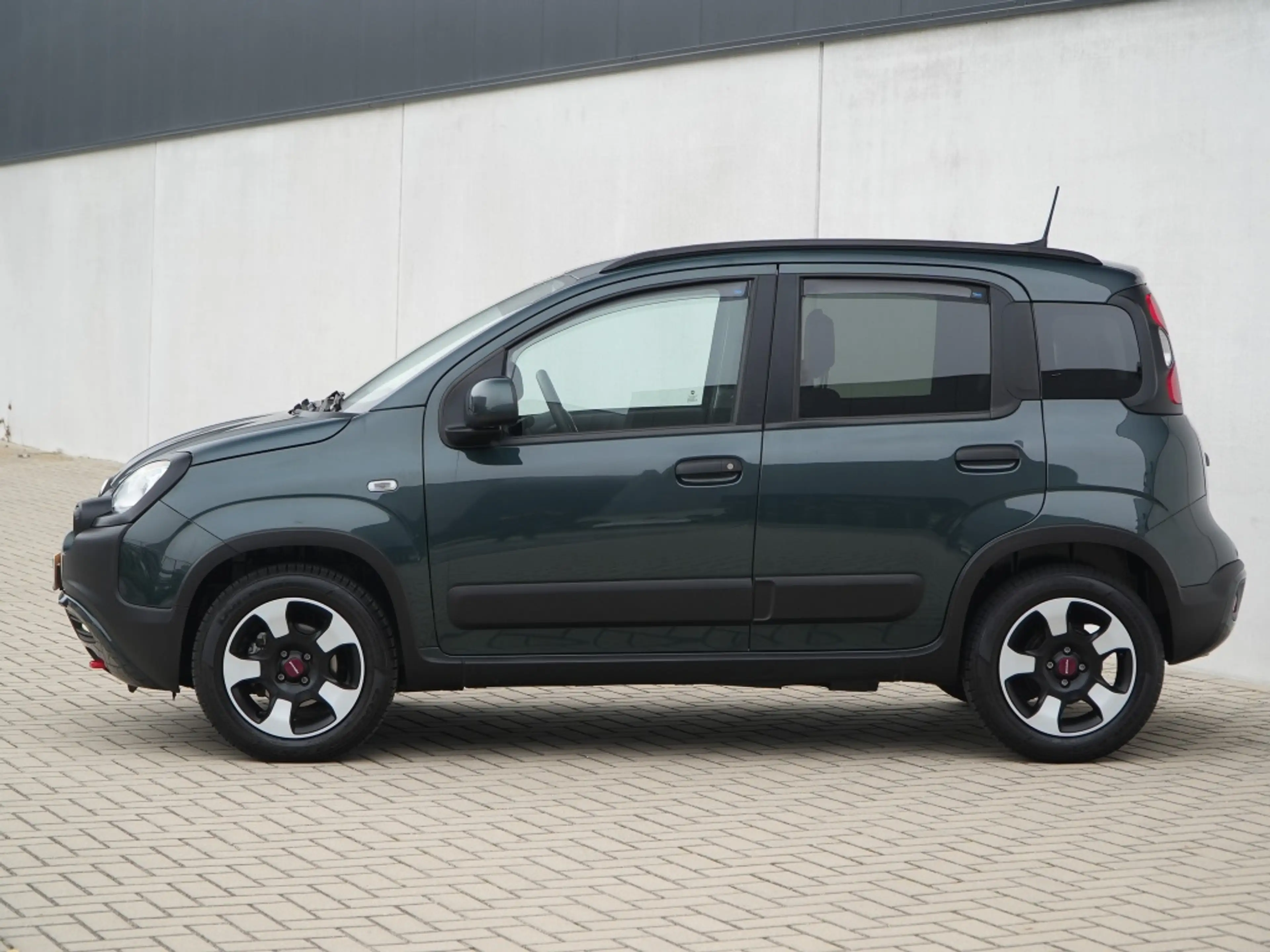 Fiat Panda 1.0 Hybrid 70 PK Cross | Carplay | PDC | Verde Vor — photo 6