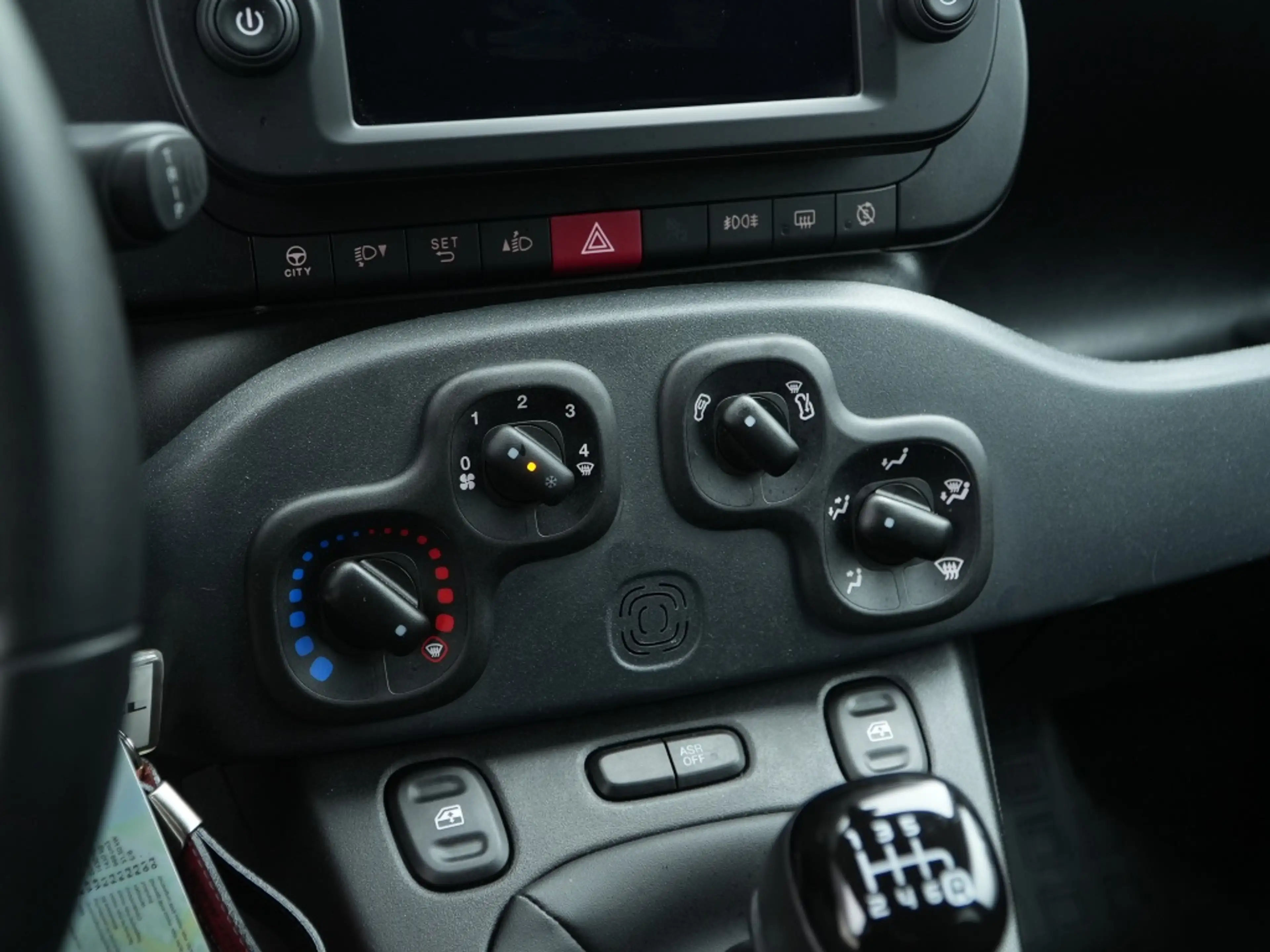 Fiat Panda 1.0 Hybrid 70 PK Cross | Carplay | PDC | Verde Vor — photo 13