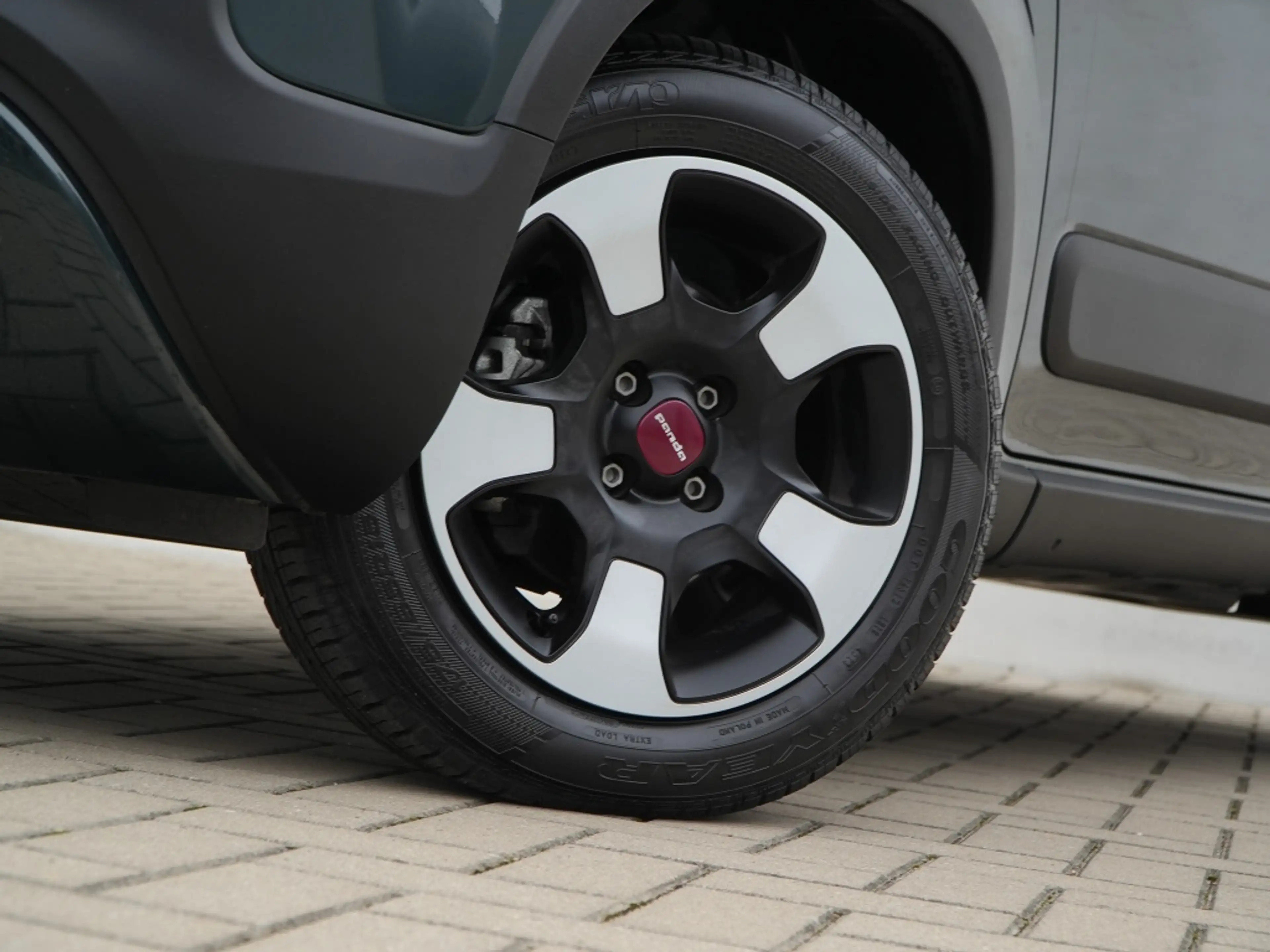 Fiat Panda 1.0 Hybrid 70 PK Cross | Carplay | PDC | Verde Vor — photo 3
