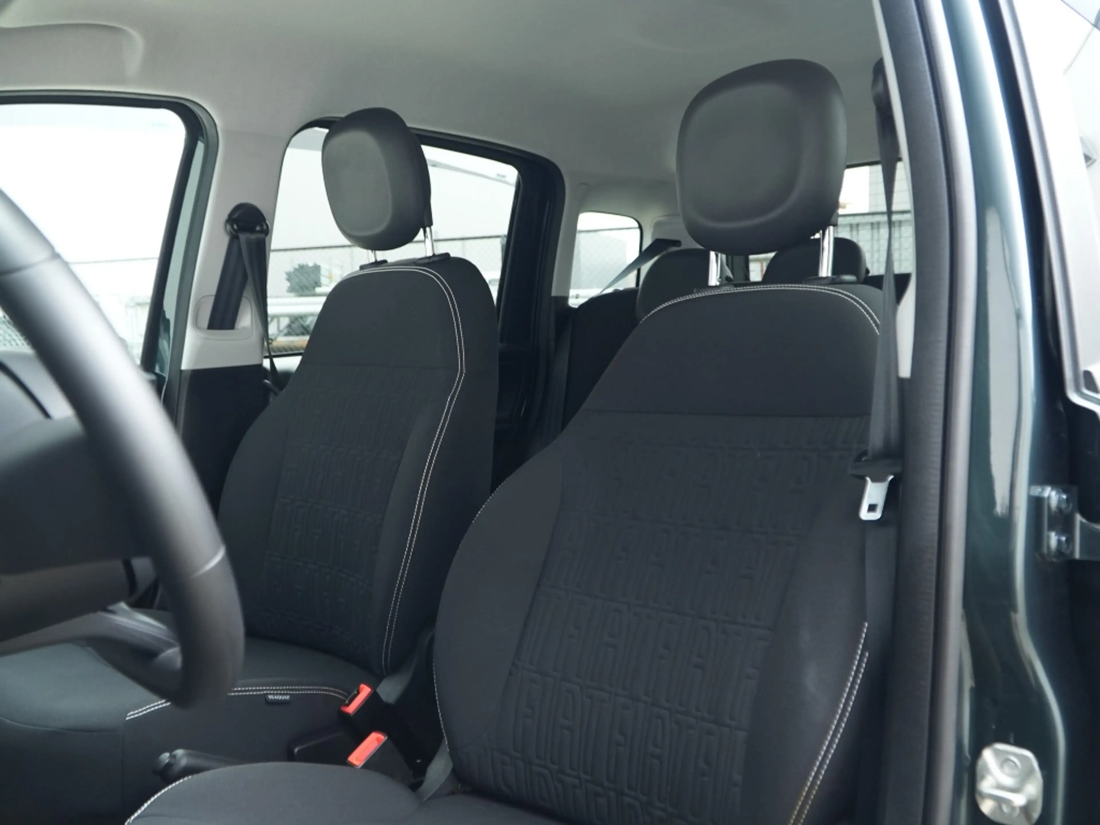 Fiat Panda 1.0 Hybrid 70 PK Cross | Carplay | PDC | Verde Vor — photo 14