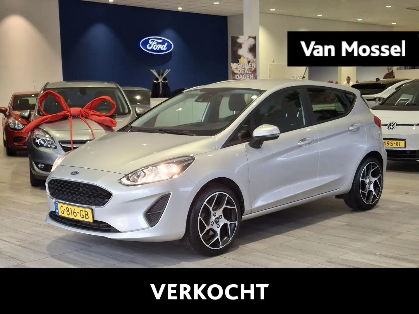 Ford Fiesta 1.1 Trend | LMV | A/C | Parkeersensoren | CC | Grijs - 1