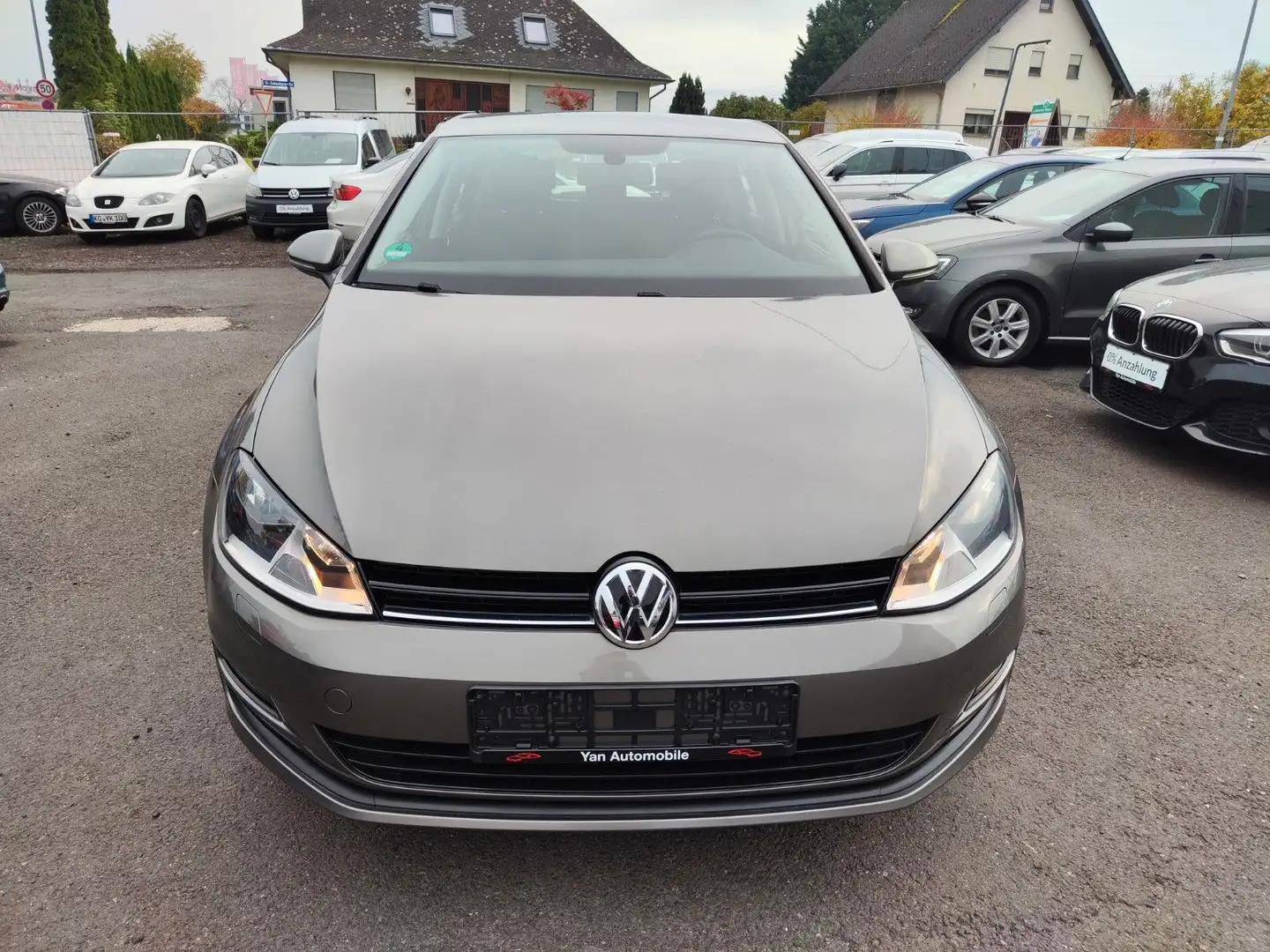 Volkswagen Golf VII Lim. 1.2 TSI Automatik Klimaautomatik Gris - 2