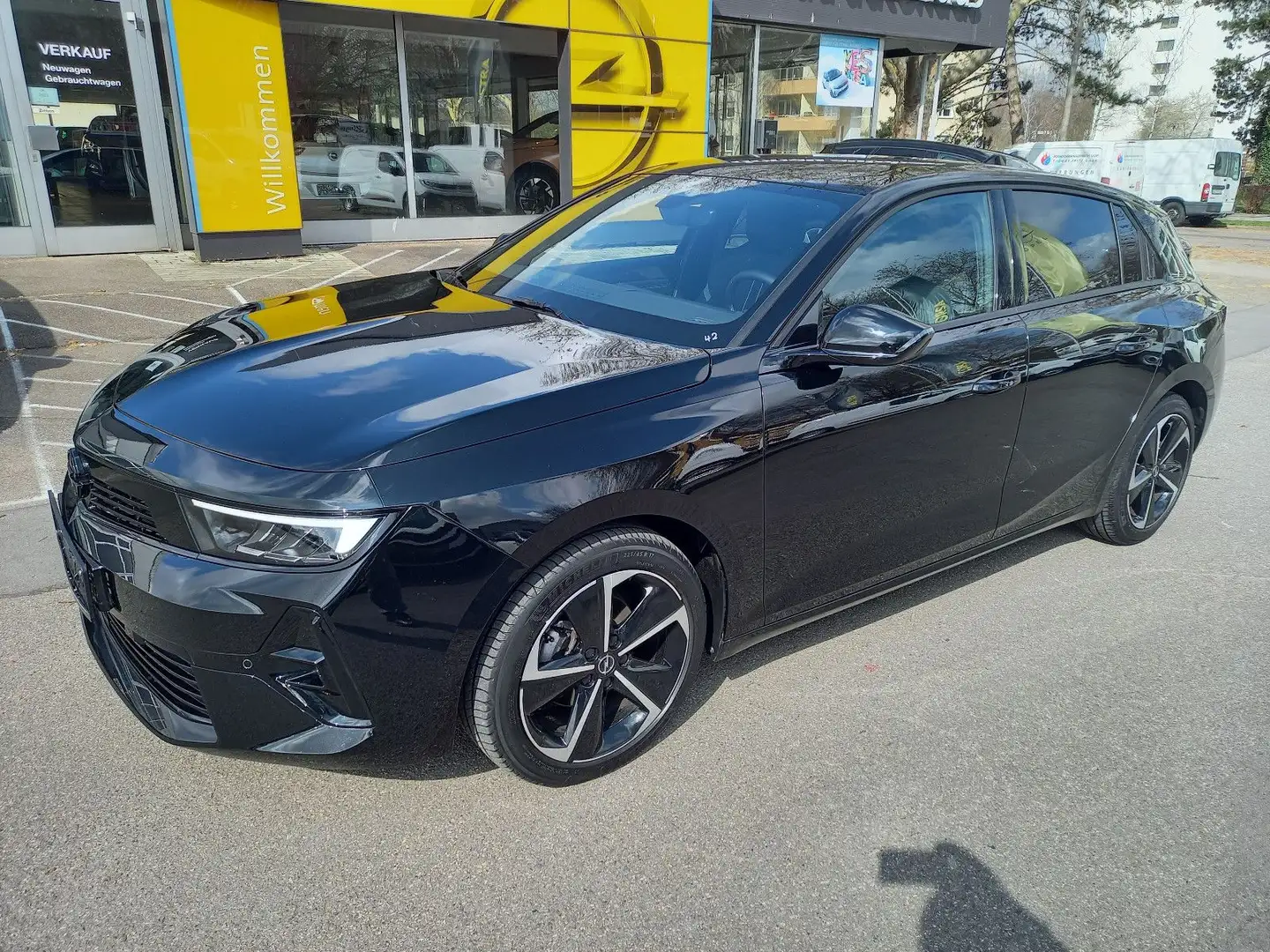 Opel Astra 5-trg. 1.2T MT6 GS Navi Sitzhzg Kamera Schwarz - 2