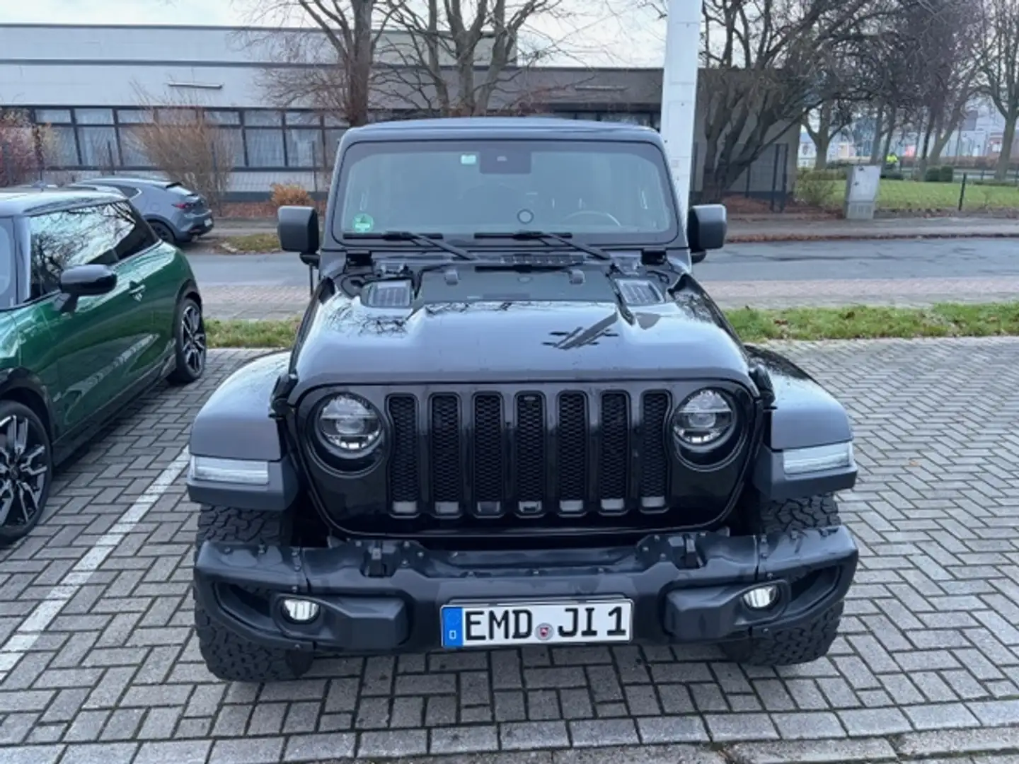 Jeep Wrangler Unlimited Softtop Sky One-Touch Schwarz - 1