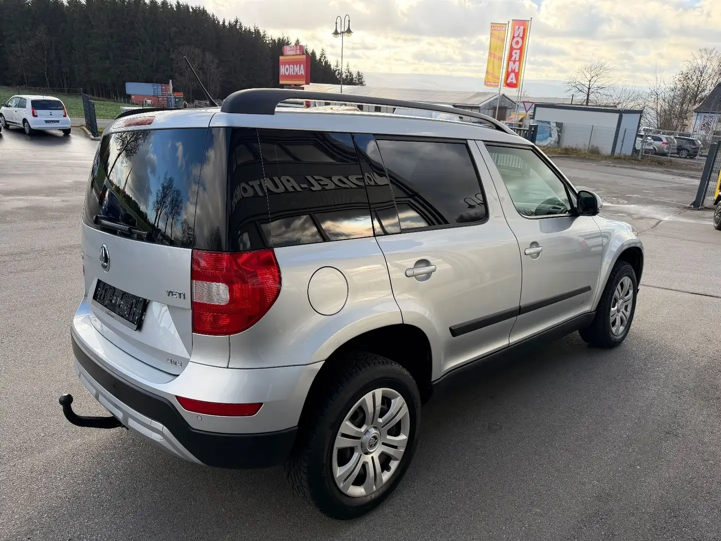Skoda Yeti Active Outdoor 4x4 Silber - 2