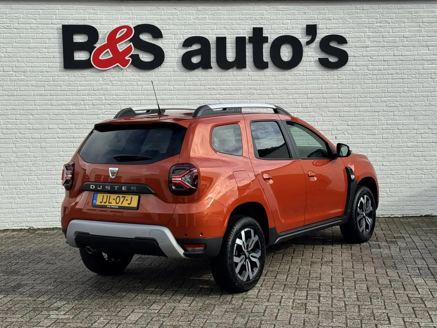 Dacia Duster 1.3 TCe Prestige Achteruitrijcamera Cruisecontrol Oranje - 2