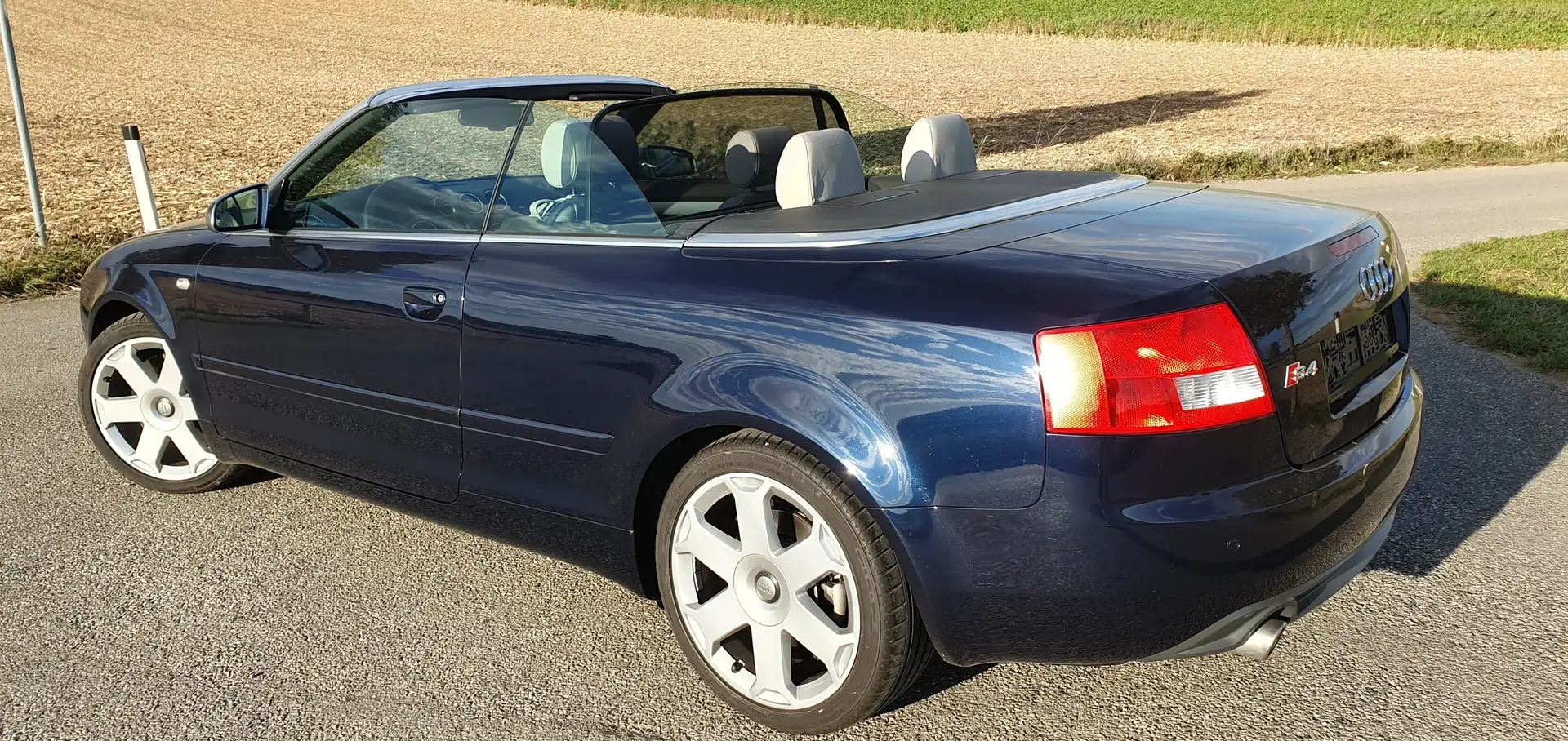 Audi S4 S4 Cabriolet 4,2 V8 quattro Tiptr., Vollausst., 25.000 km Blau - 2