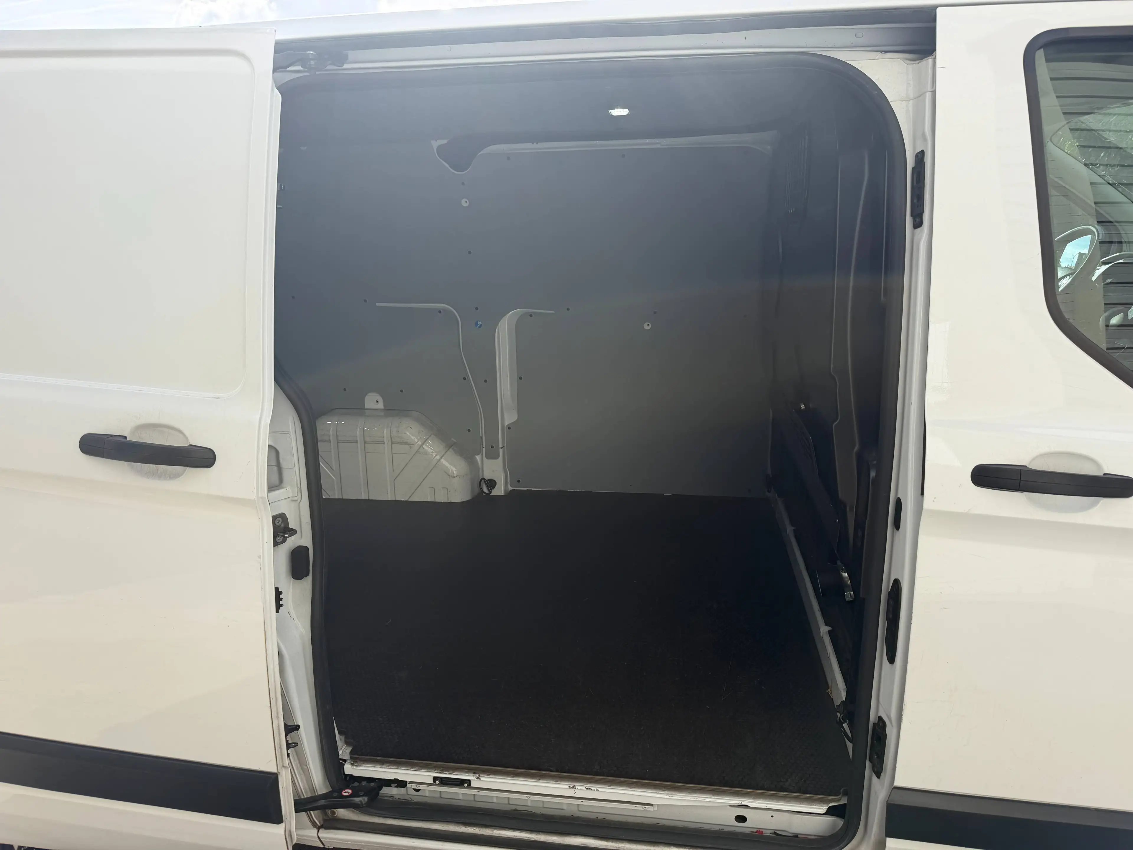 Ford Transit Custom 2.0 TDCi L1H1 Aut. *B2B € 8.800 NETTO* — photo 10
