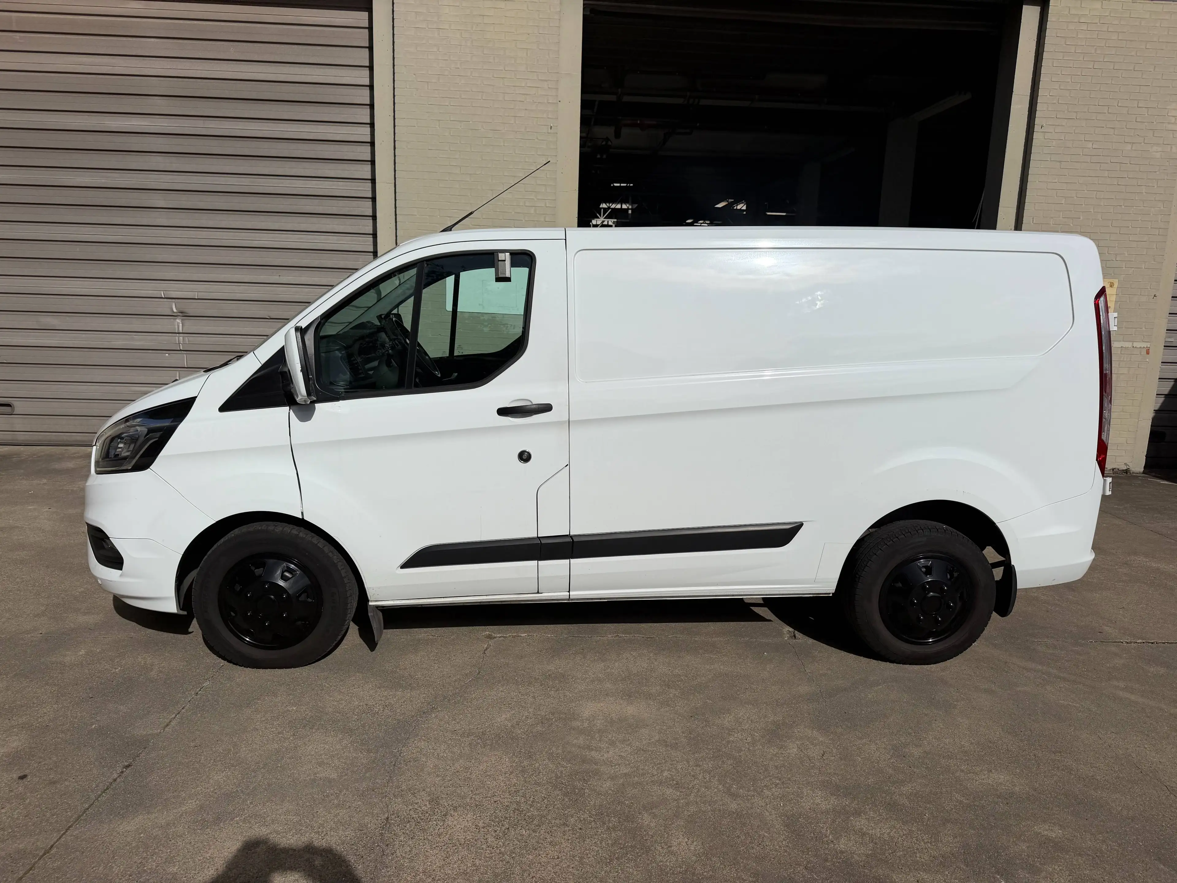 Ford Transit Custom 2.0 TDCi L1H1 Aut. *B2B € 8.800 NETTO*