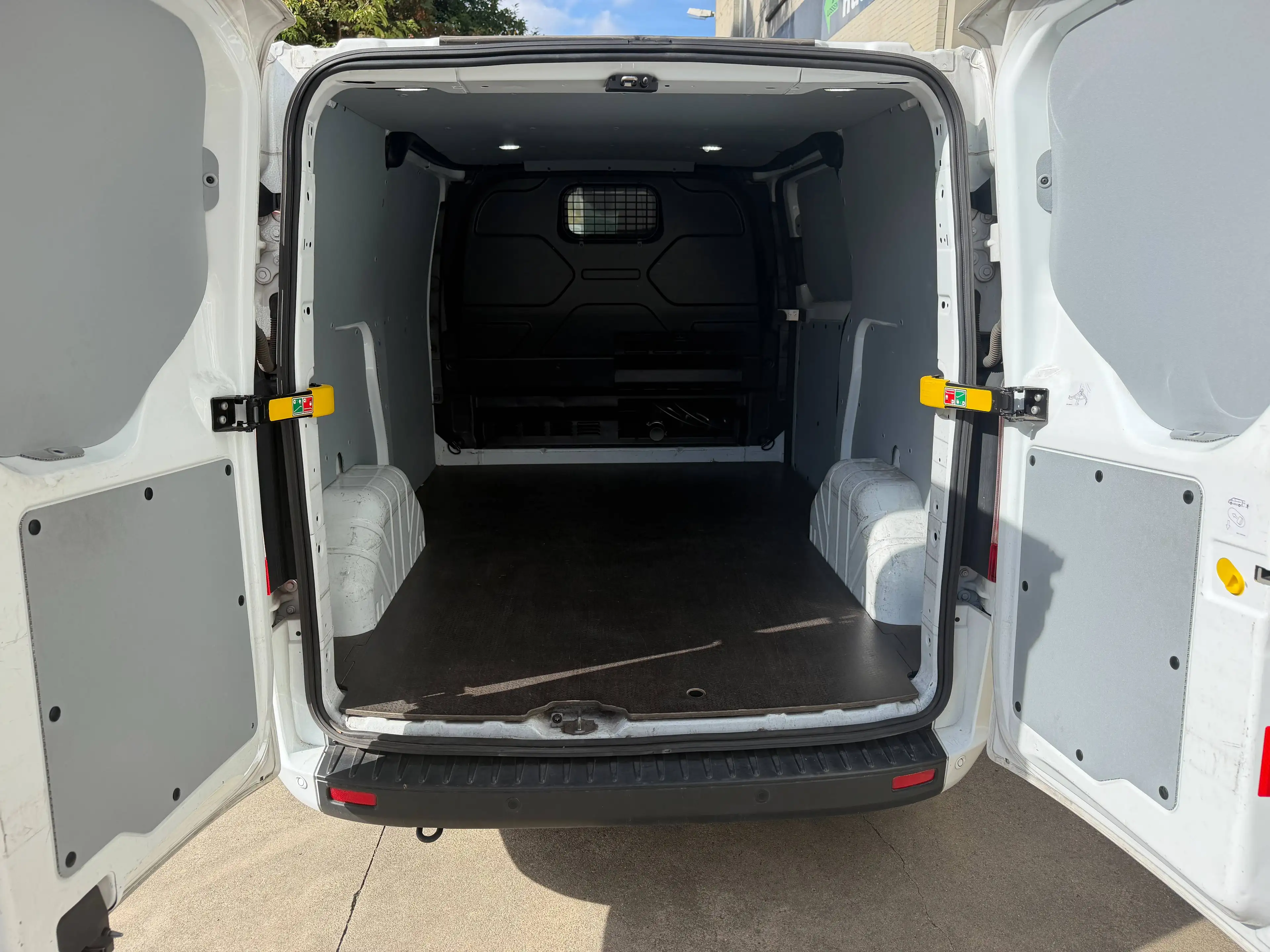 Ford Transit Custom 2.0 TDCi L1H1 Aut. *B2B € 8.800 NETTO* — photo 11