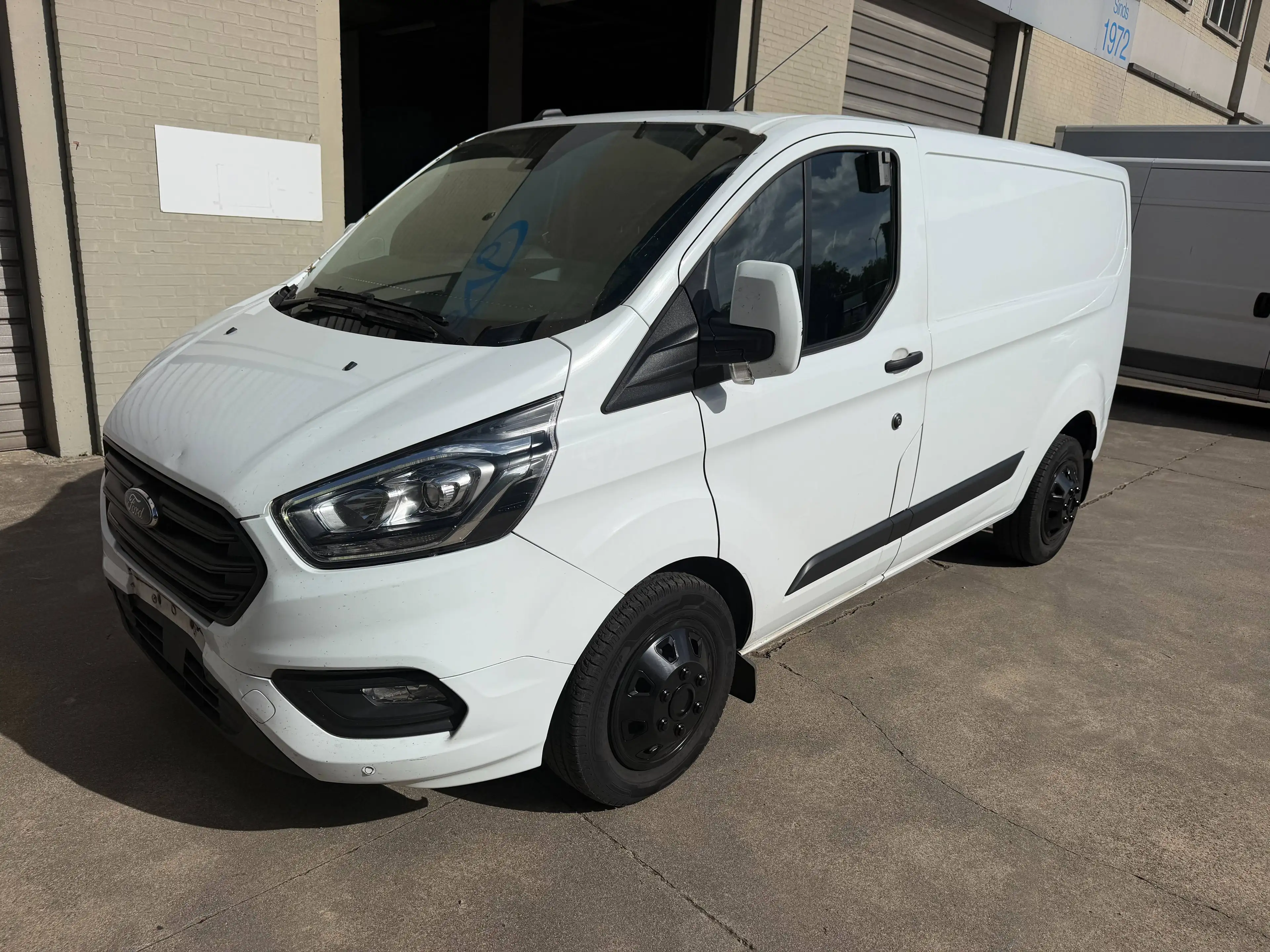 Ford Transit Custom 2.0 TDCi L1H1 Aut. *B2B € 8.800 NETTO* — photo 2