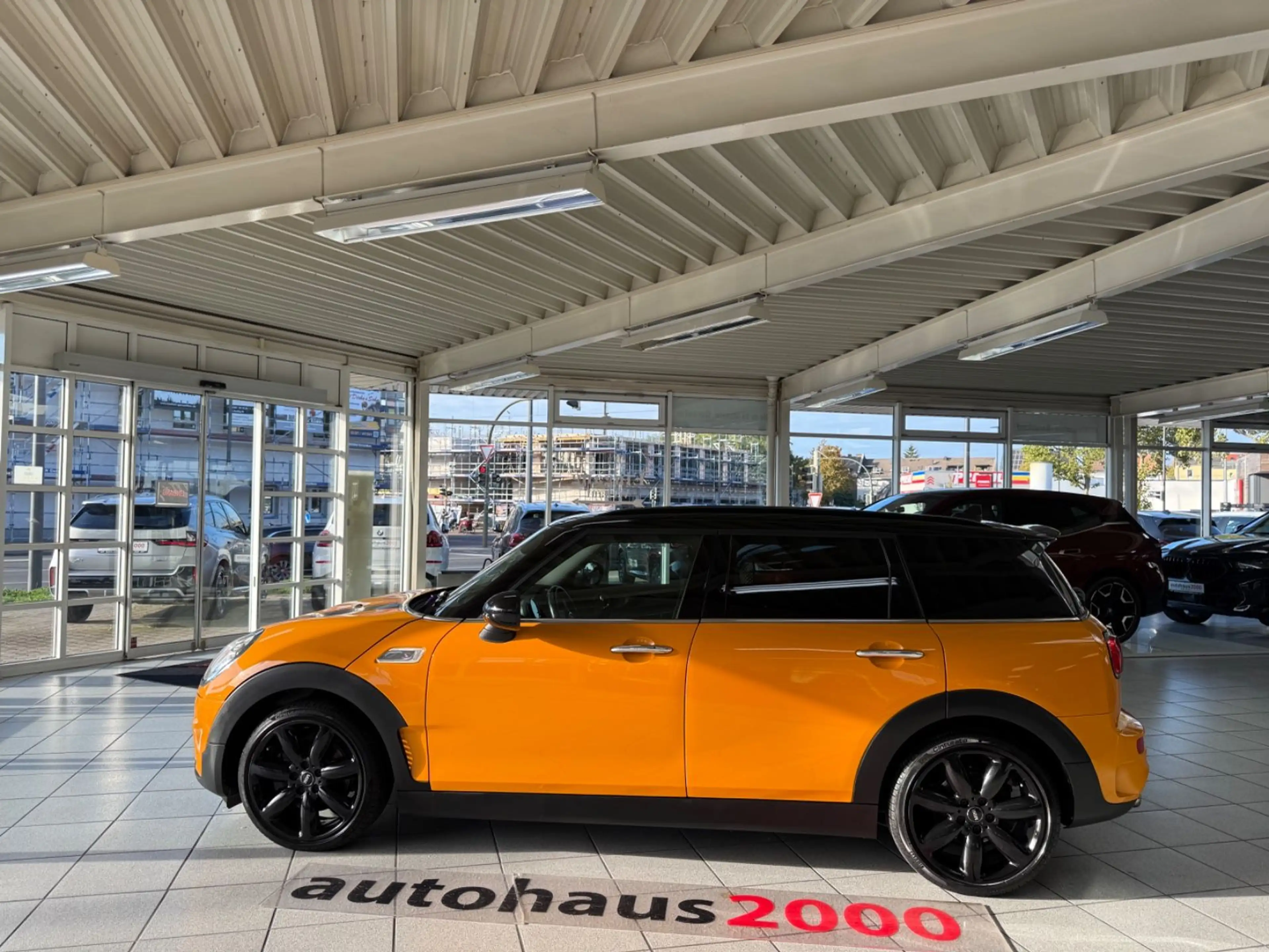 MINI Cooper S Clubman ALL4 AUT./LED/CAM/NAVI/DAB — photo 2